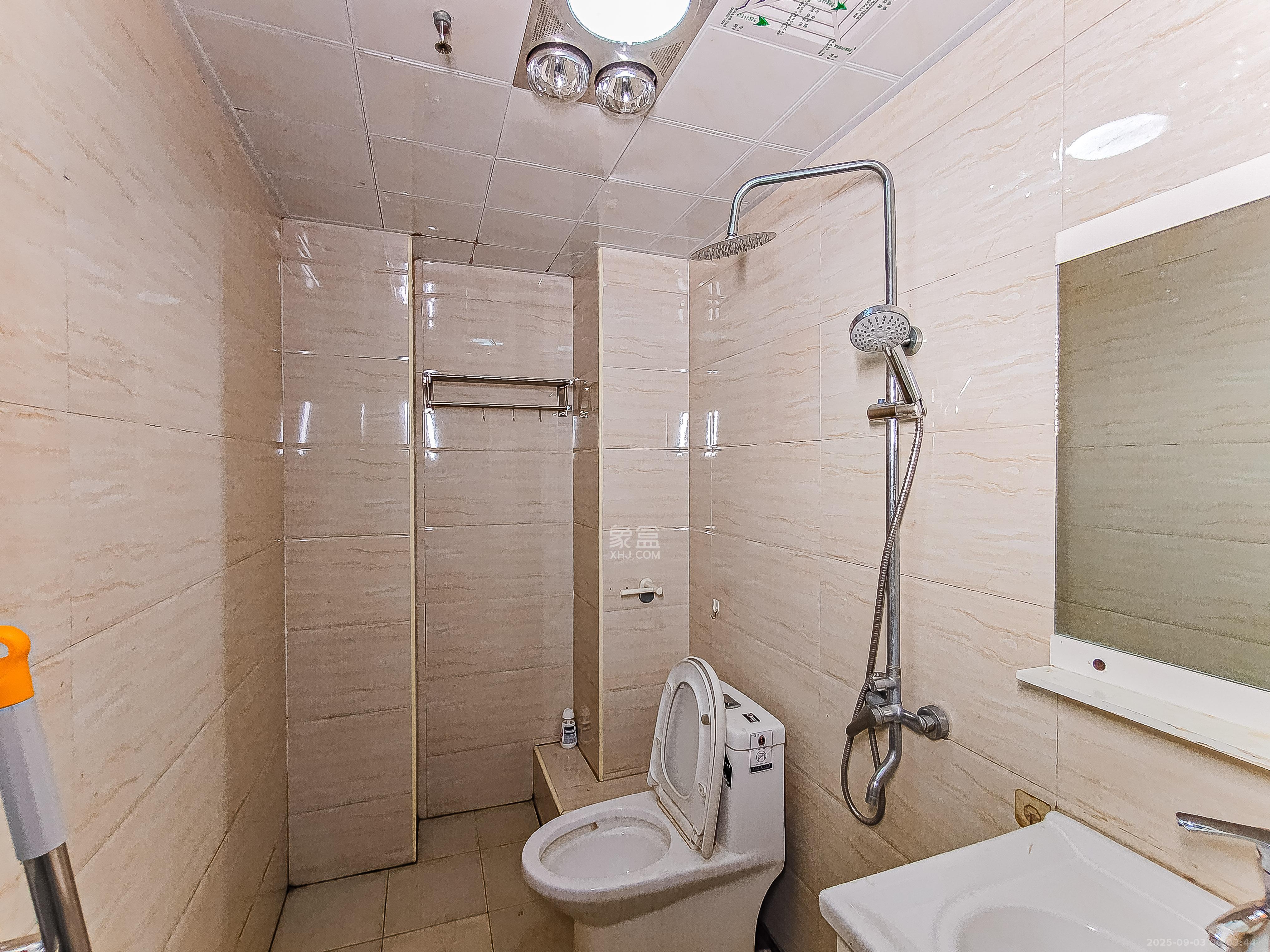 第六都(陆都小区)  1室1厅1卫    34.0万 第六都(陆都小区)  1室1厅1卫    34.0万卫生间