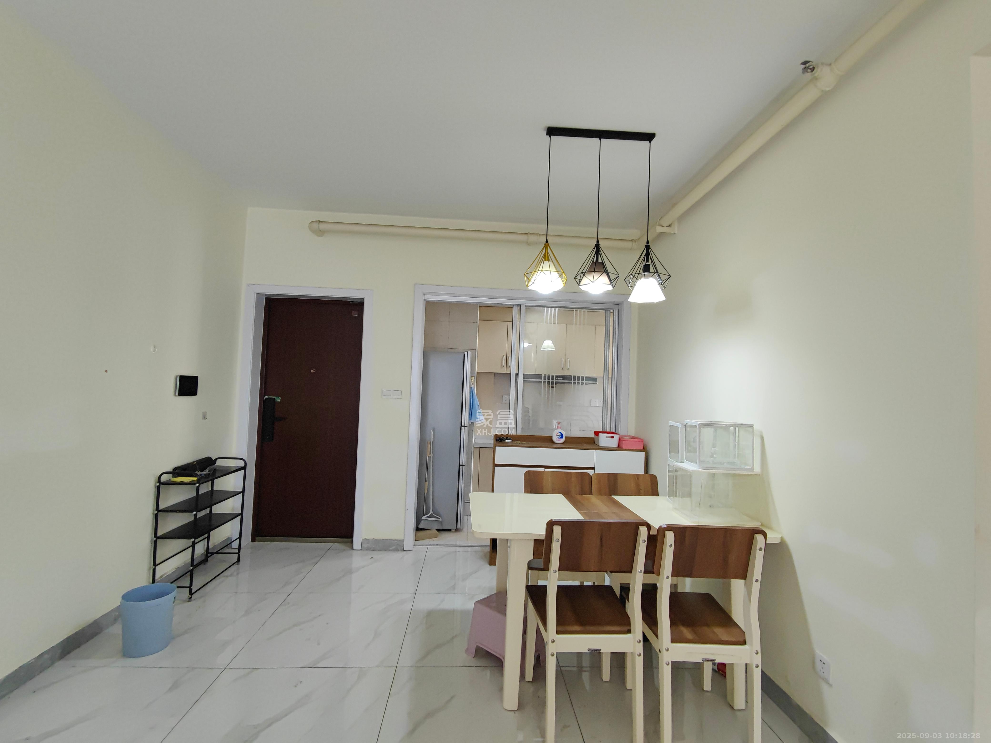 中建梅溪湖中心  3室2厅2卫    3200.0元/月室内图