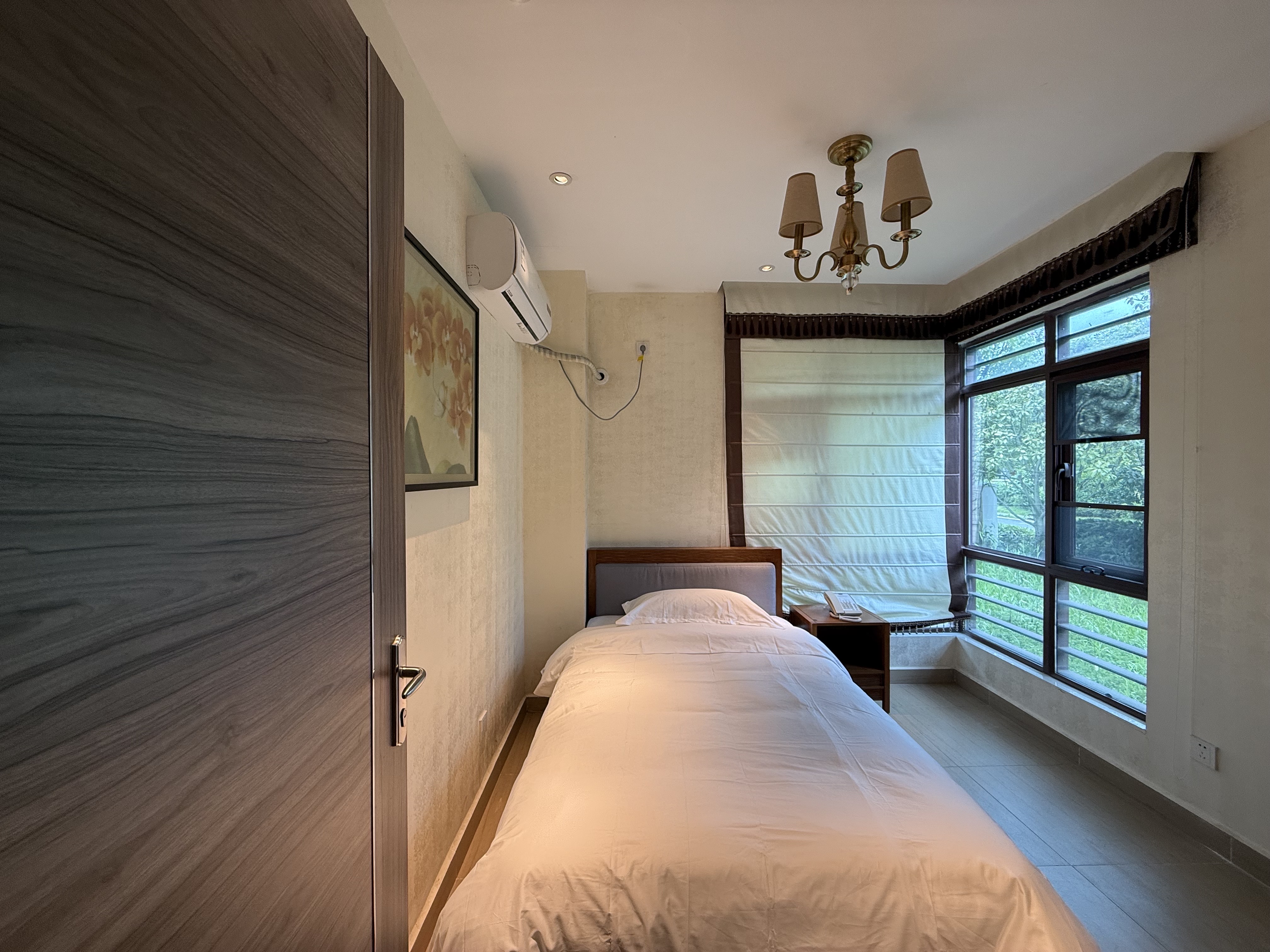 碧桂园 6室2厅3卫 158.0万 碧桂园 6室2厅3卫 158.0万客厅