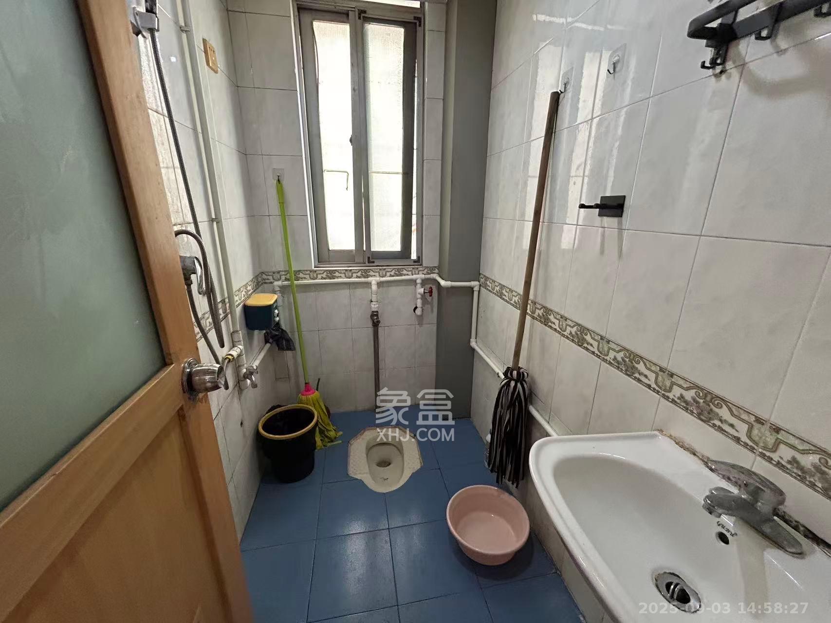 家兴公寓(洪家井) 3室2厅2卫 3100.0元/月 家兴公寓(洪家井) 3室2厅2卫 3100.0元/月室内图