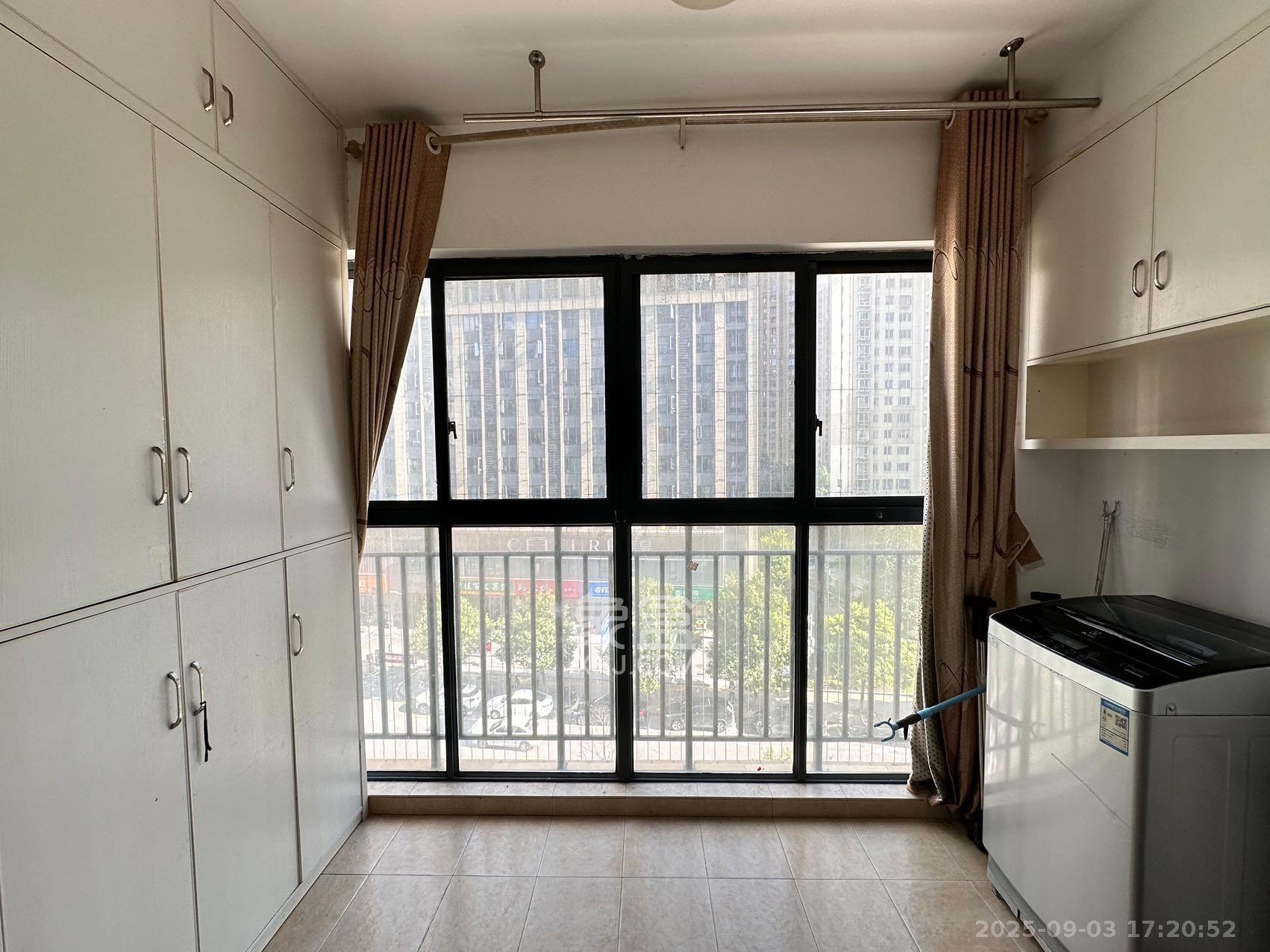 泊爱蓝湾  3室2厅1卫    2500.0元/月 泊爱蓝湾  3室2厅1卫    2500.0元/月室内图