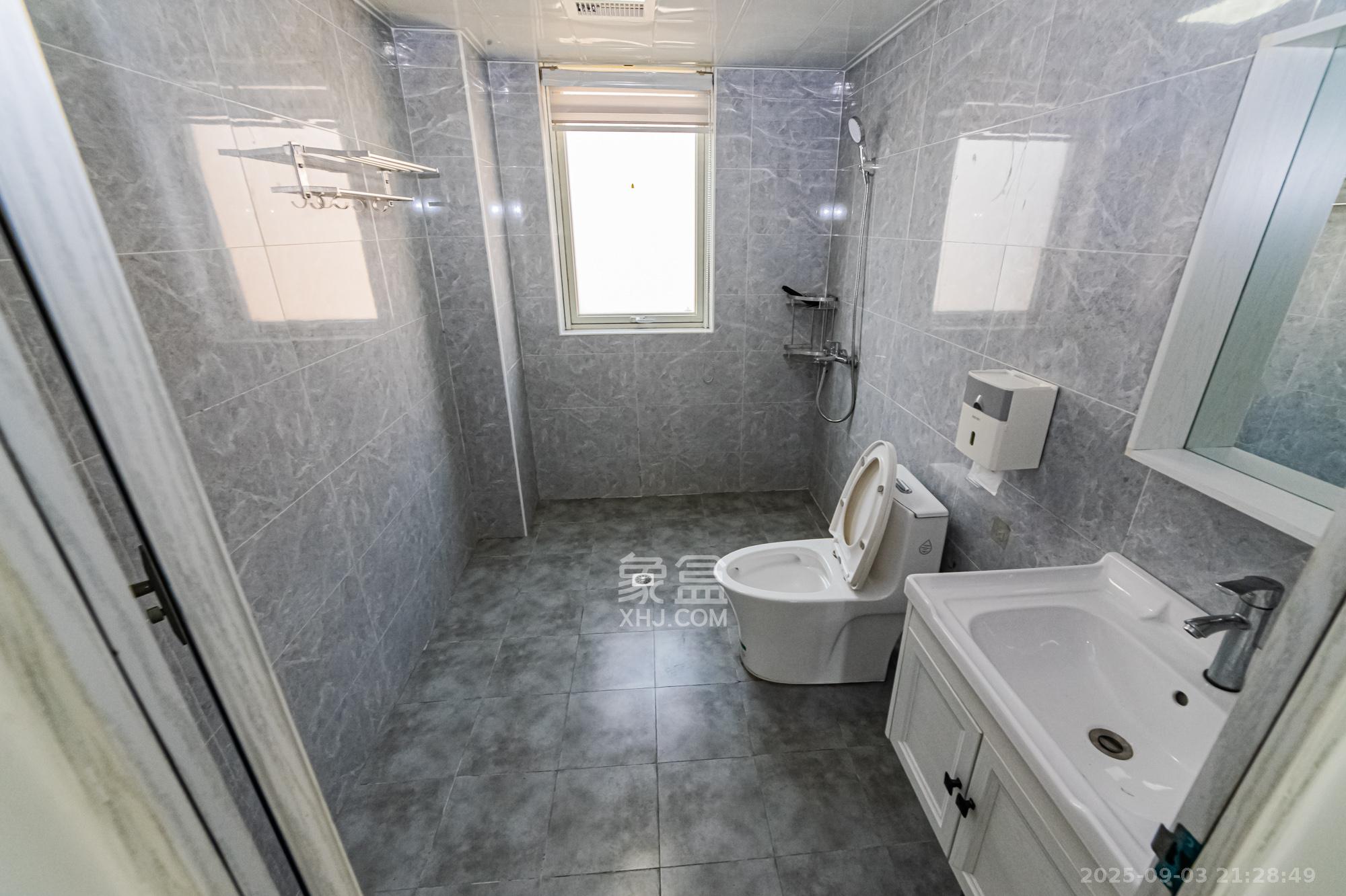 北辰三角洲E7区  4室2厅2卫    258.0万 北辰三角洲E7区  4室2厅2卫    258.0万卫生间