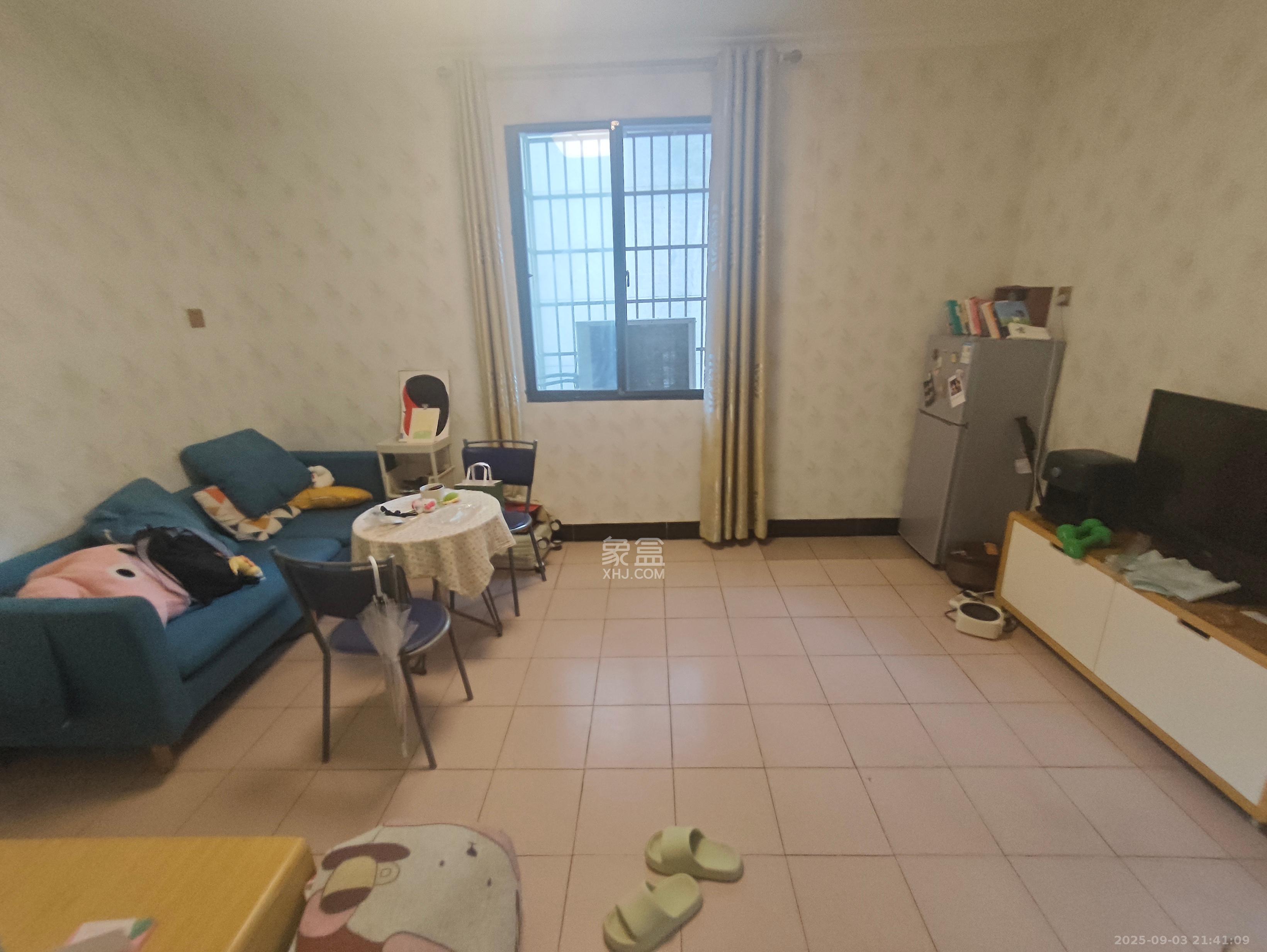 石子冲巷  1室1厅1卫    1300.0元/月 石子冲巷  1室1厅1卫    1300.0元/月室内图