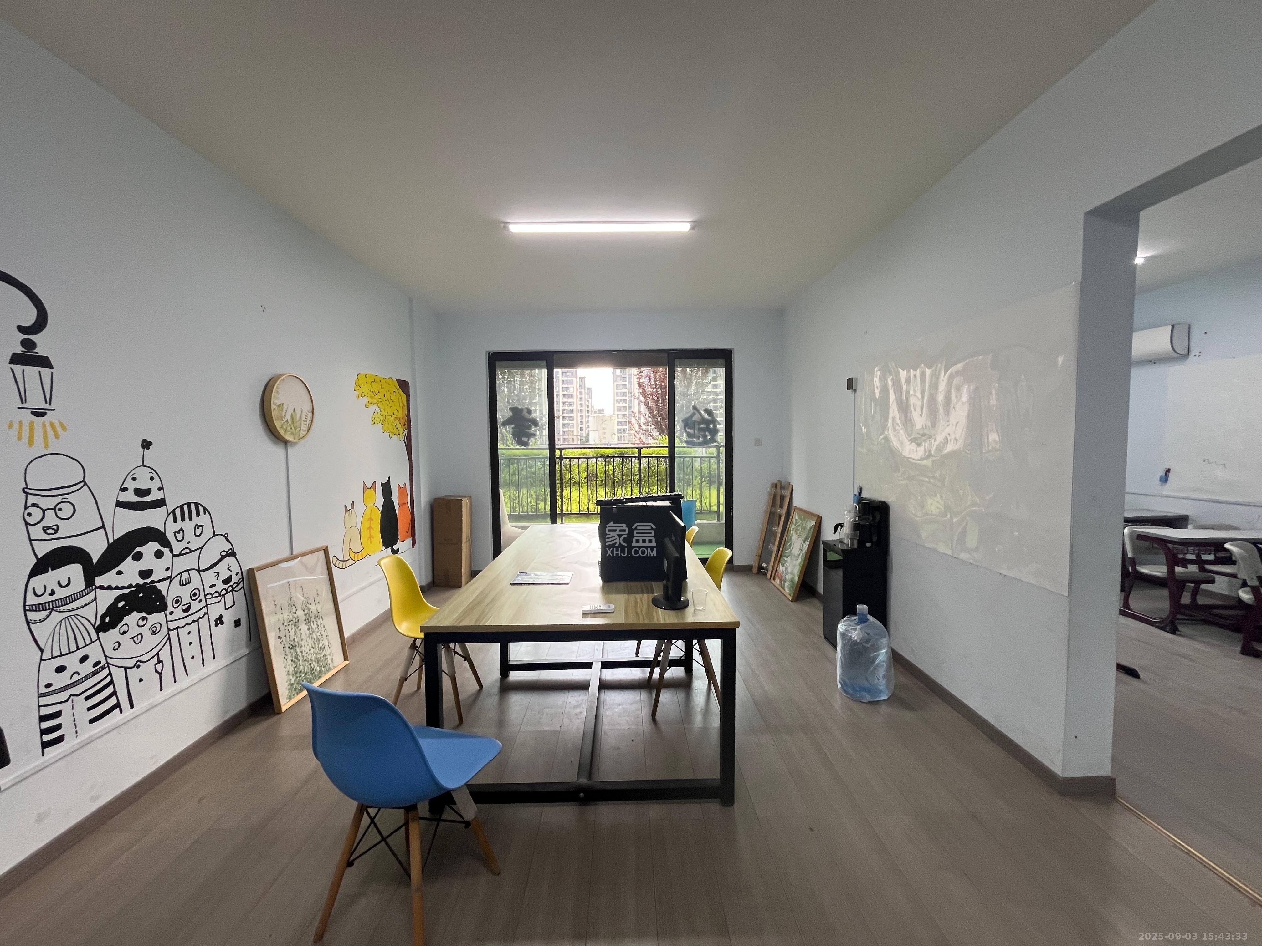 合能枫丹星悦  4室2厅2卫    1900.0元/月 合能枫丹星悦  4室2厅2卫    1900.0元/月室内图1