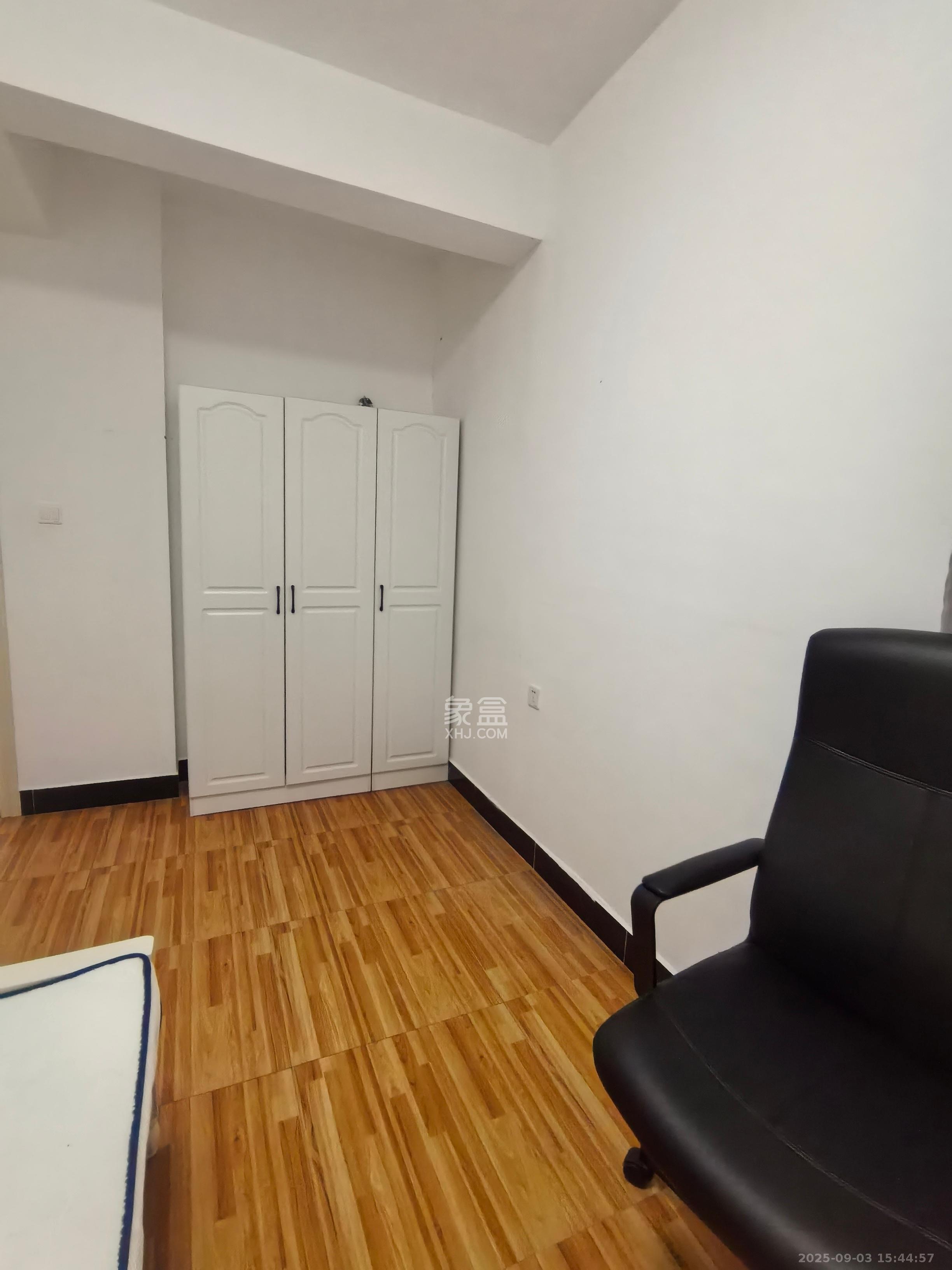 明大佳园  2室1厅1卫    2600.0元/月室内图