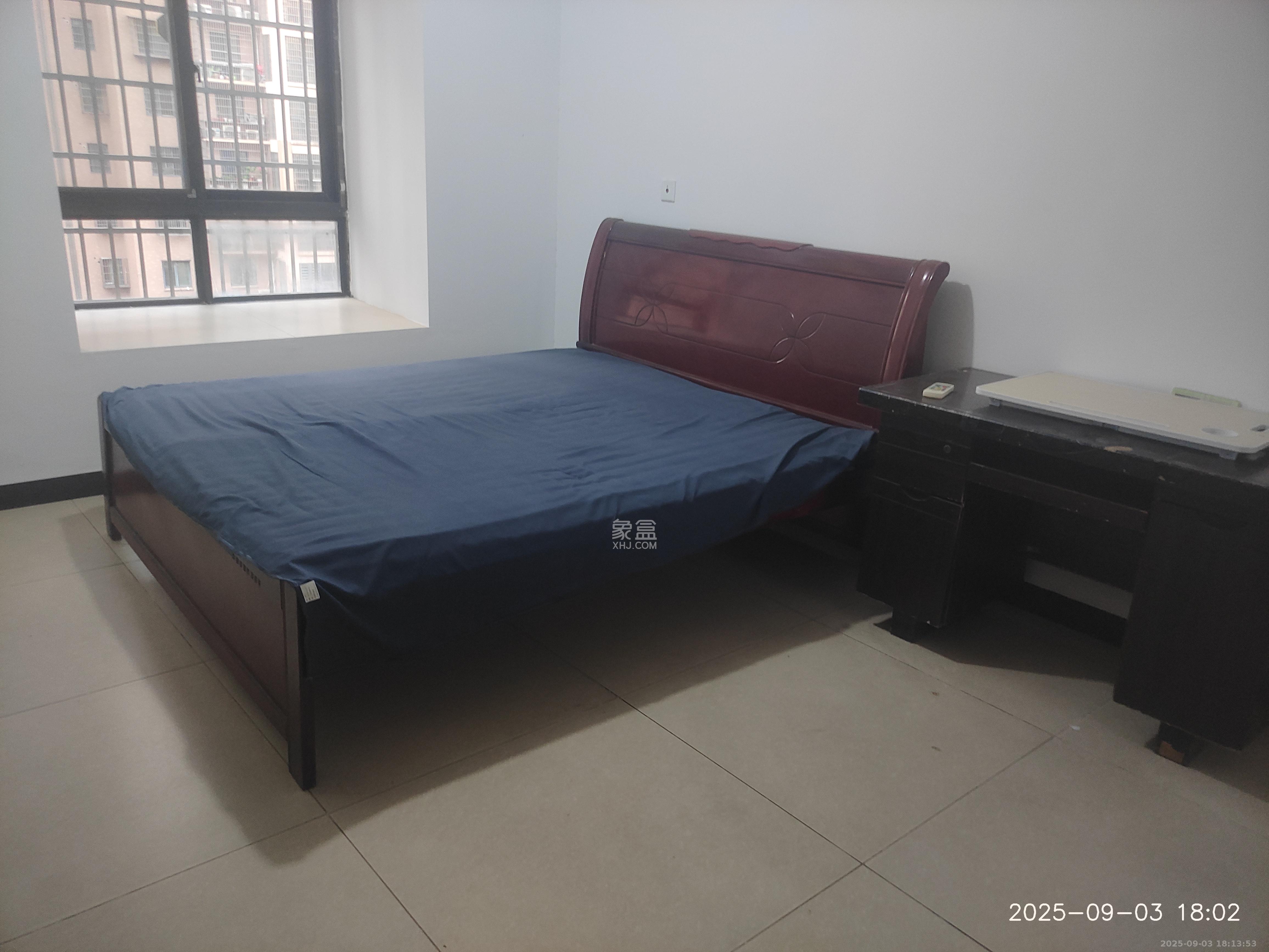 华龙家园（和泰家园）  3室2厅2卫    2800.0元/月室内图