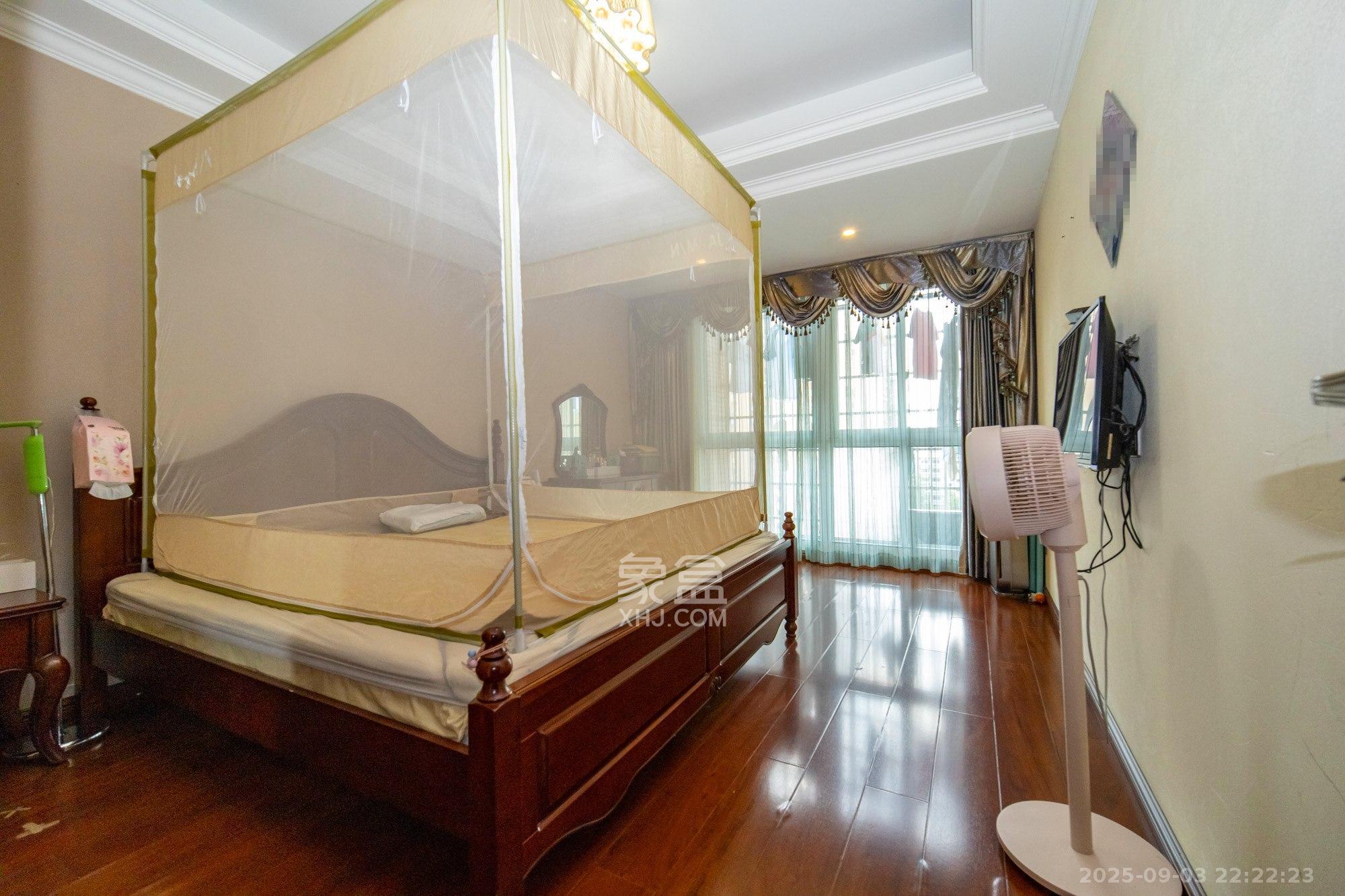 楚天世纪城东苑 4室2厅1卫 89.0万 楚天世纪城东苑 4室2厅1卫 89.0万卧室