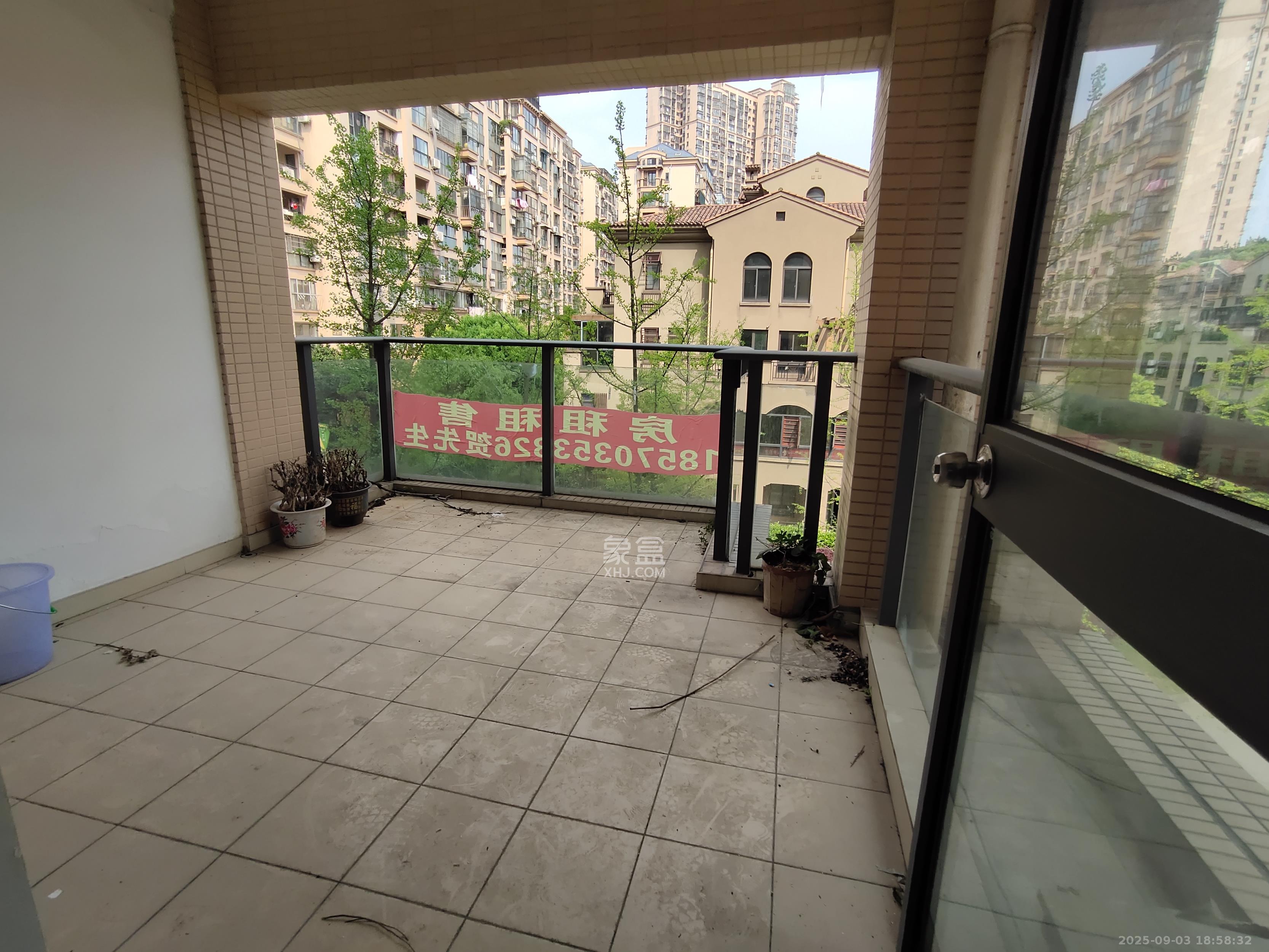 中城丽景香山园  2室2厅1卫    1900.0元/月室内图