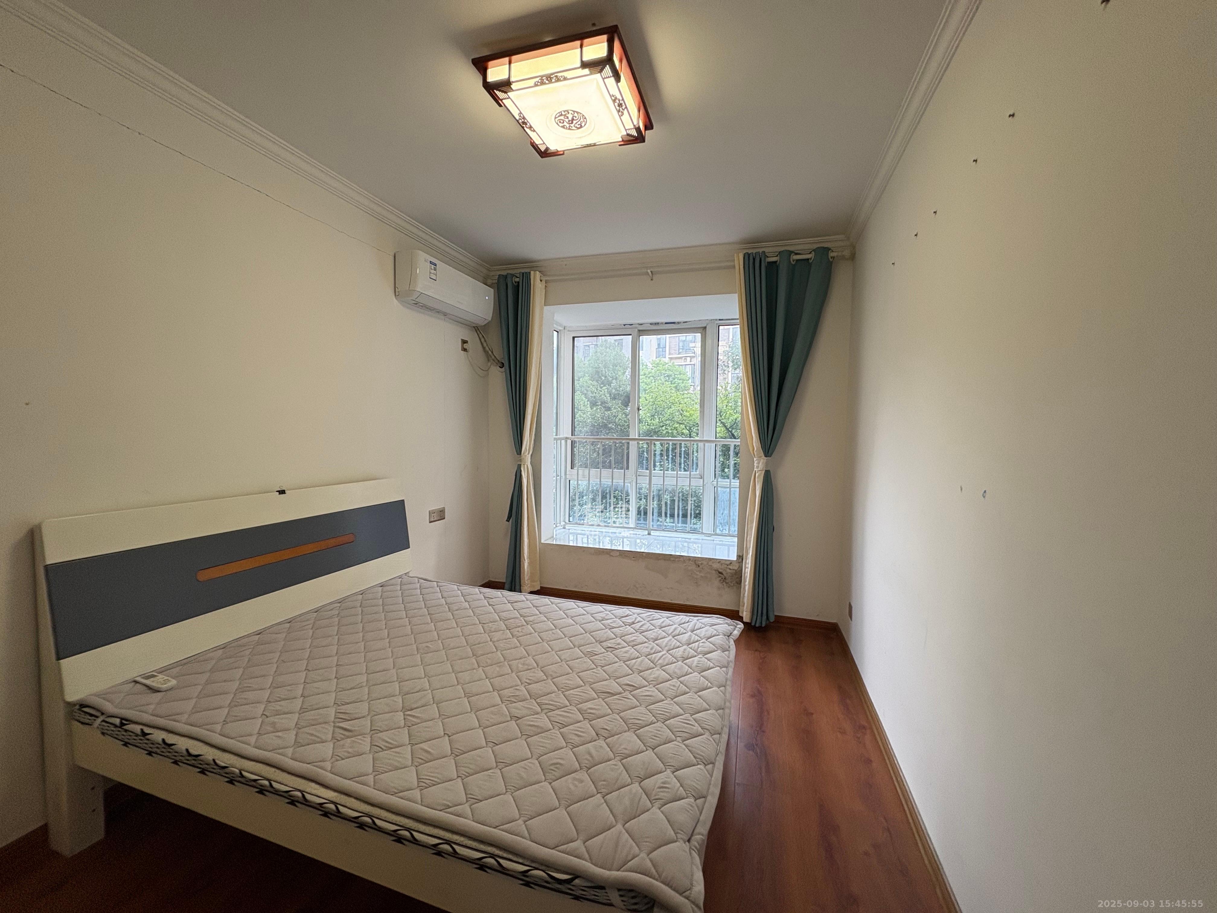 山语城一期  3室2厅2卫    2200.0元/月 山语城一期  3室2厅2卫    2200.0元/月室内图