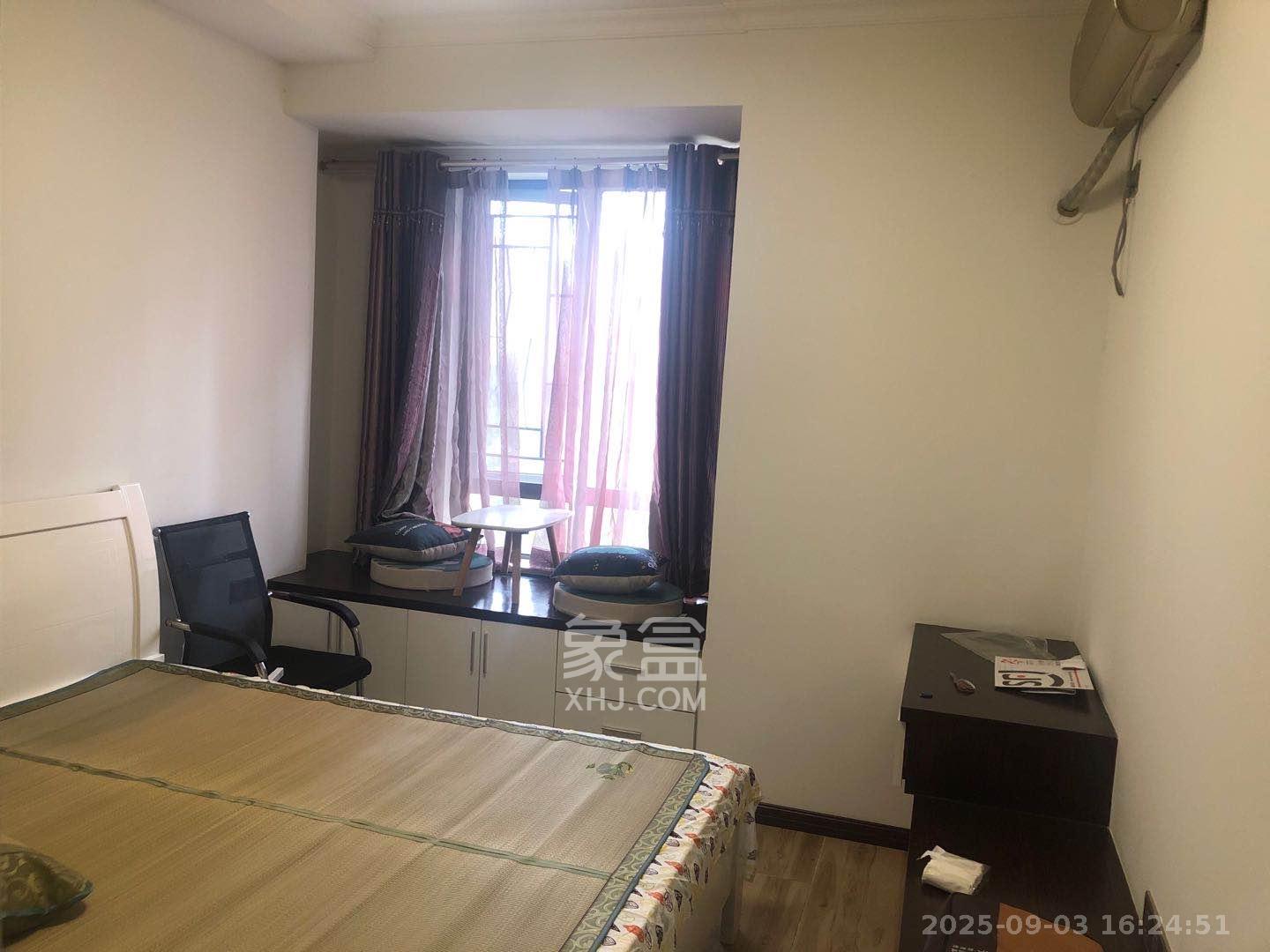 新华都万家城  3室2厅1卫    2000.0元/月室内图