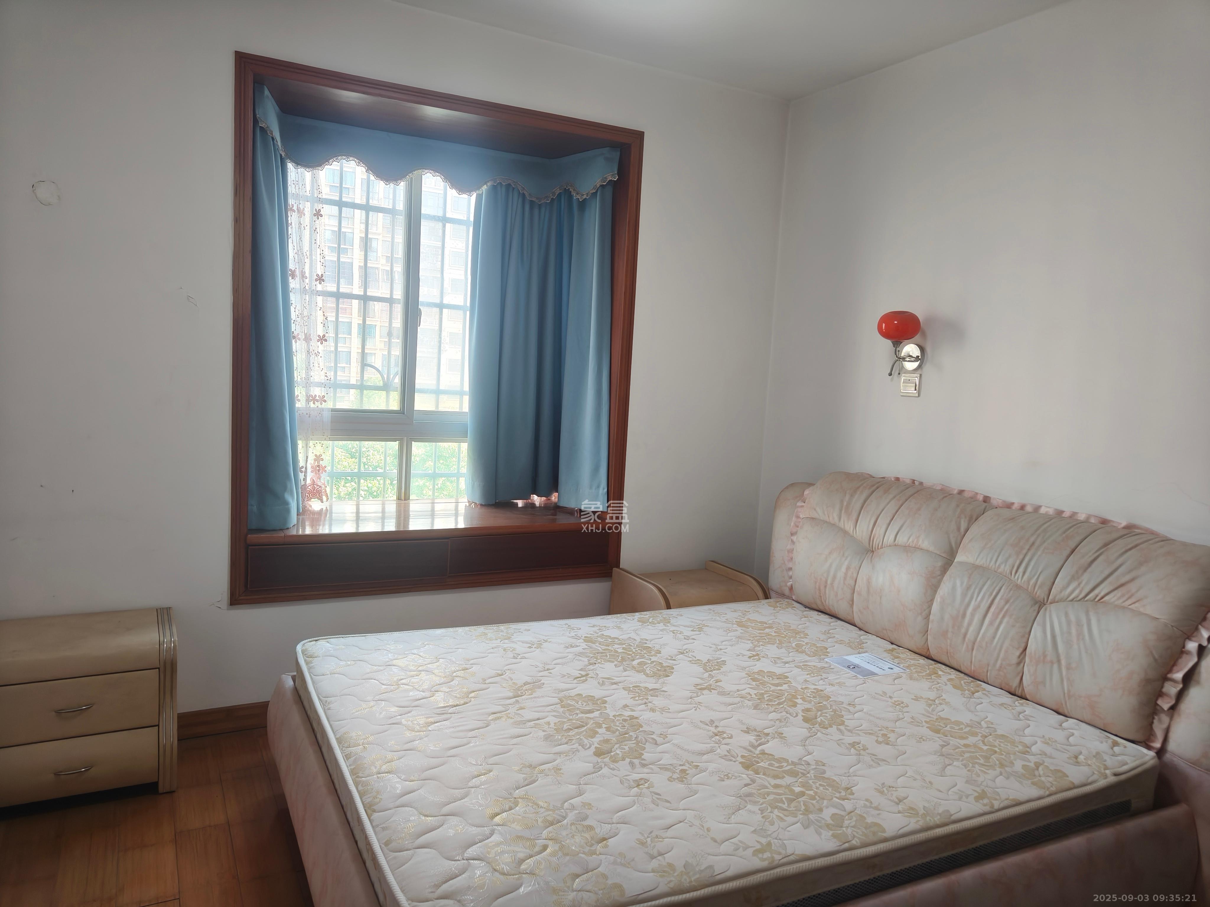 德润园 3室2厅2卫 2300.0元/月 德润园 3室2厅2卫 2300.0元/月室内图