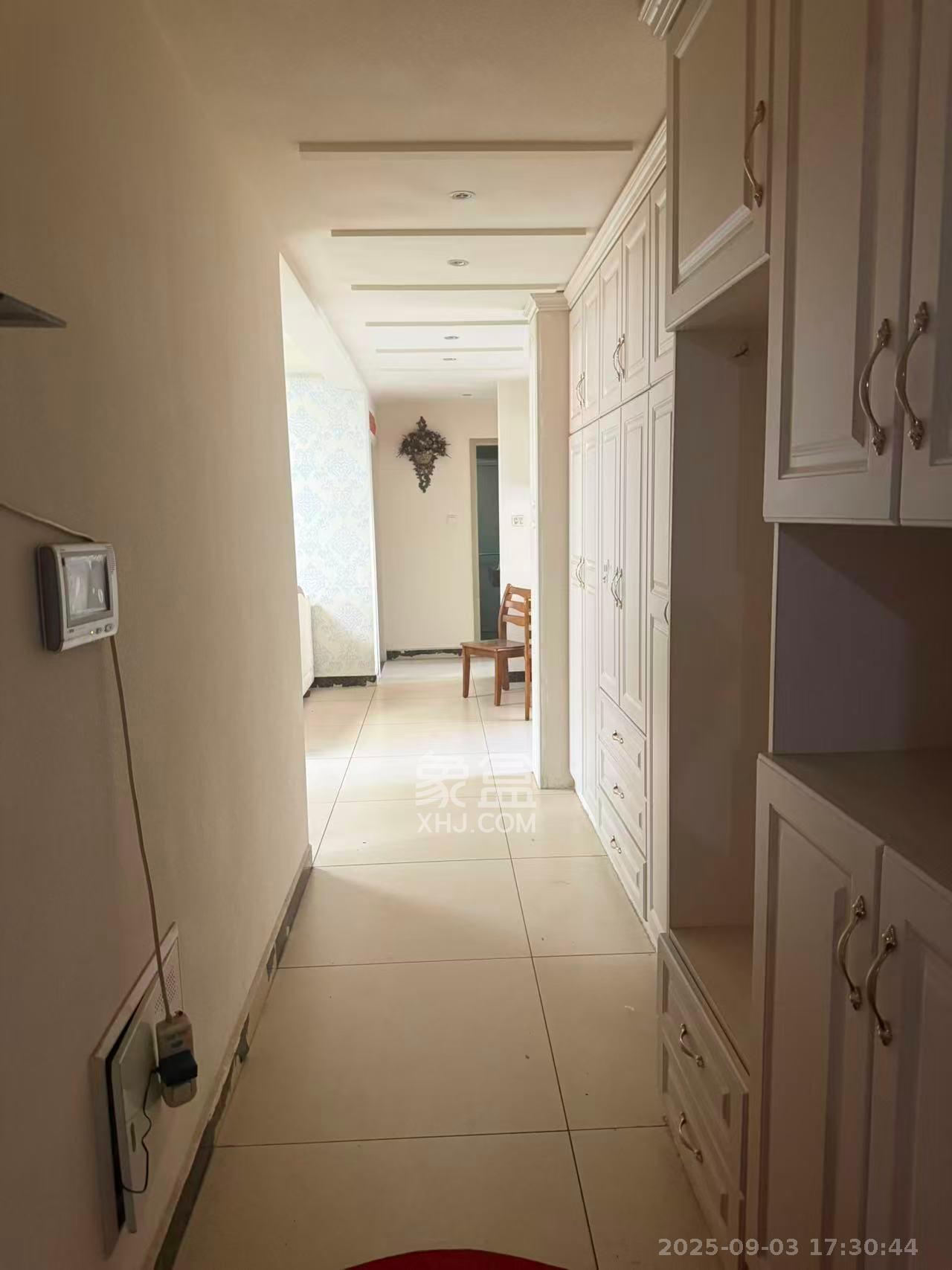 优山美地  1室2厅1卫    2500.0元/月 优山美地  1室2厅1卫    2500.0元/月室内图