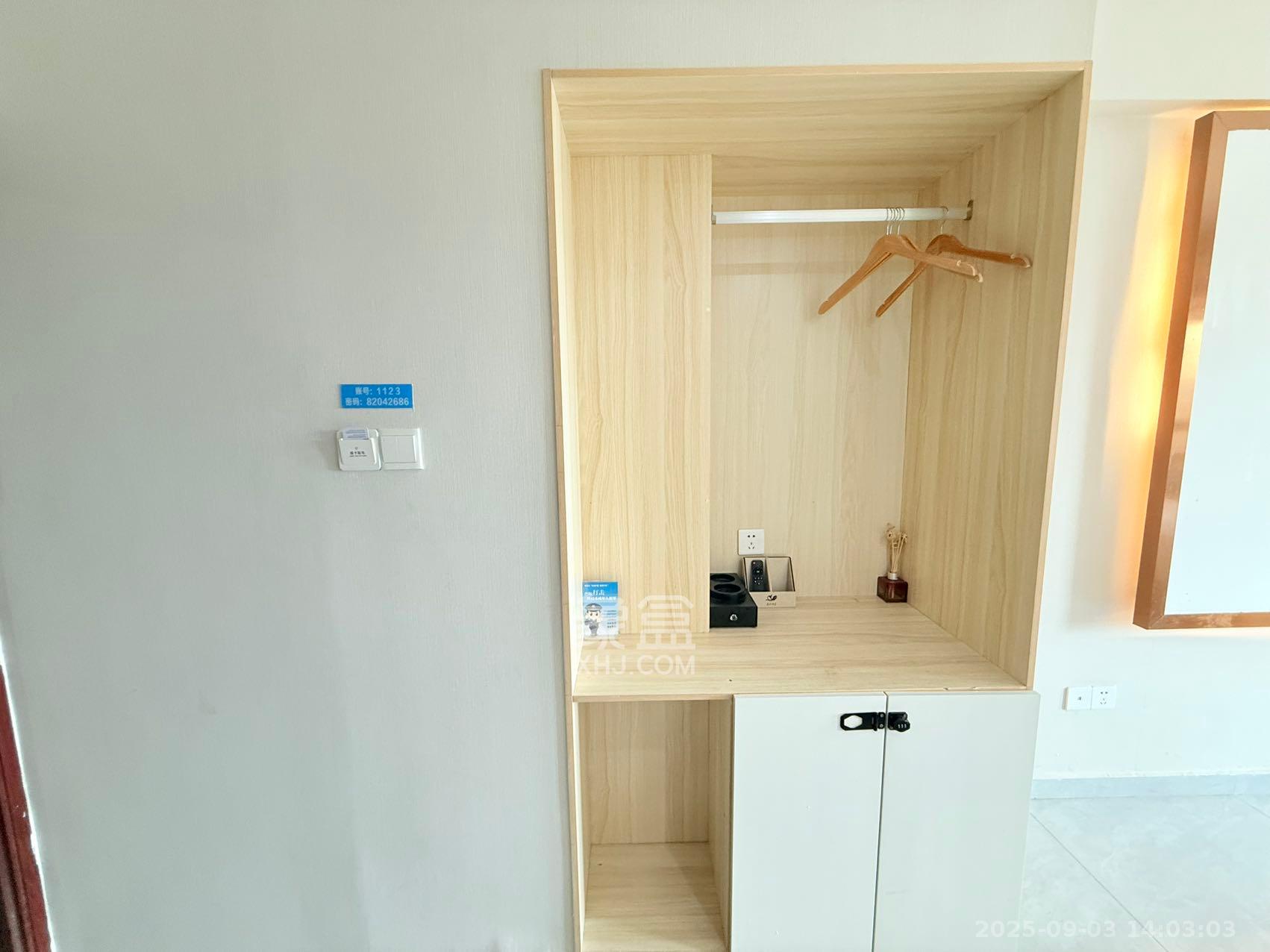 五峰国际 1室0厅0卫 1350.0元/月 五峰国际 1室0厅0卫 1350.0元/月室内图