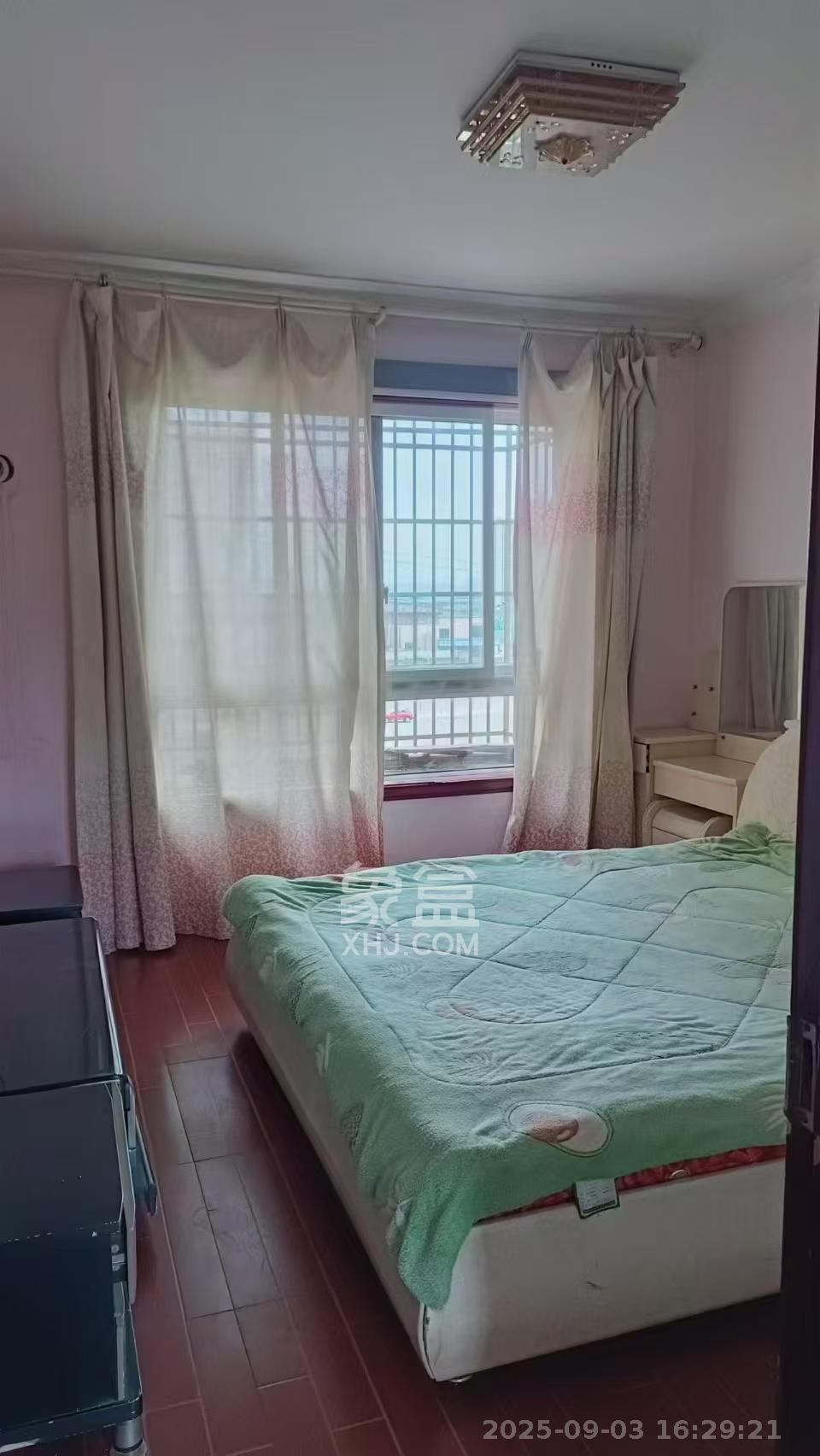 鸿润园  3室2厅2卫    1900.0元/月室内图