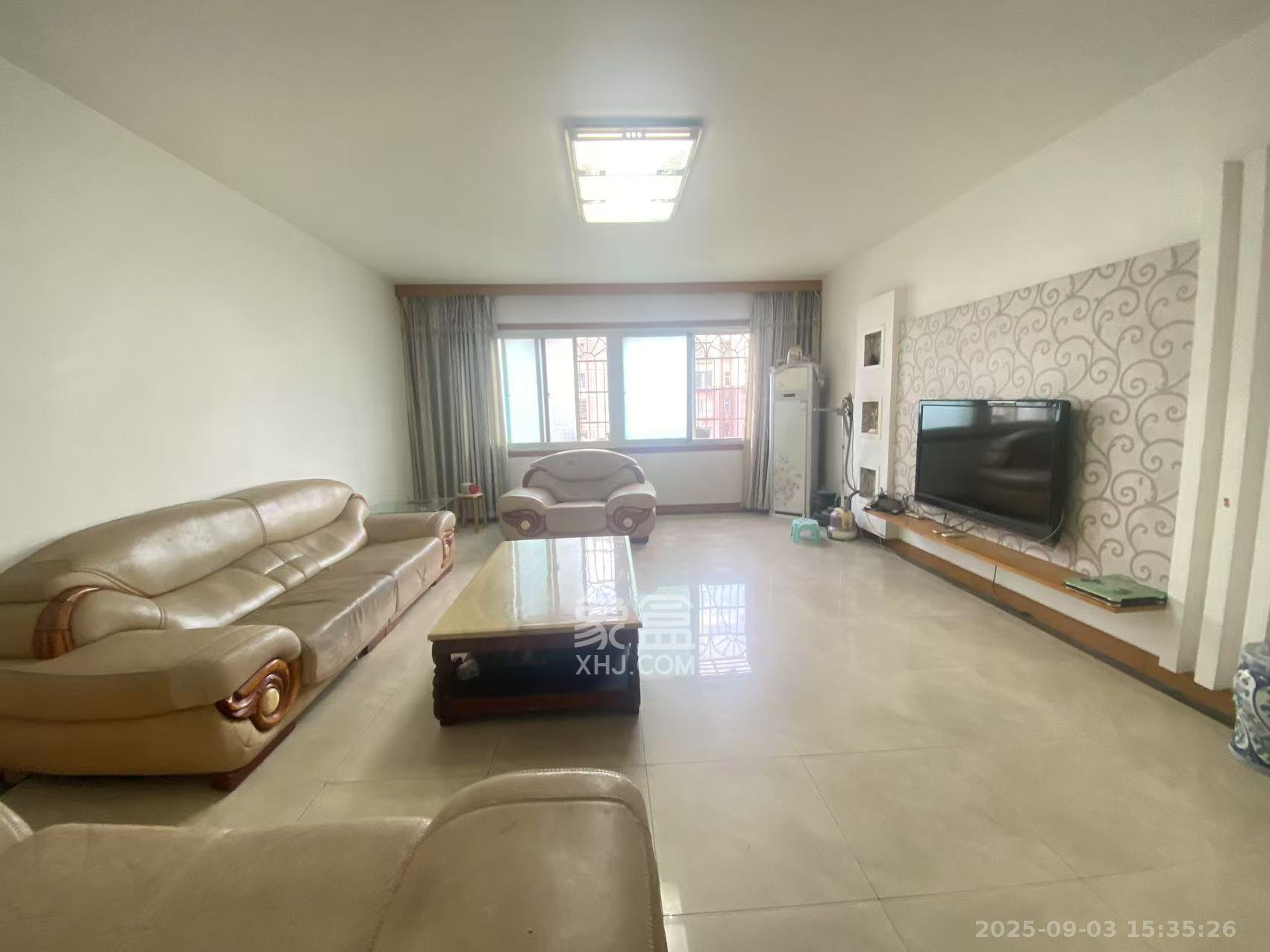 荷花园地税局宿舍  3室2厅1卫    2500.0元/月 荷花园地税局宿舍  3室2厅1卫    2500.0元/月