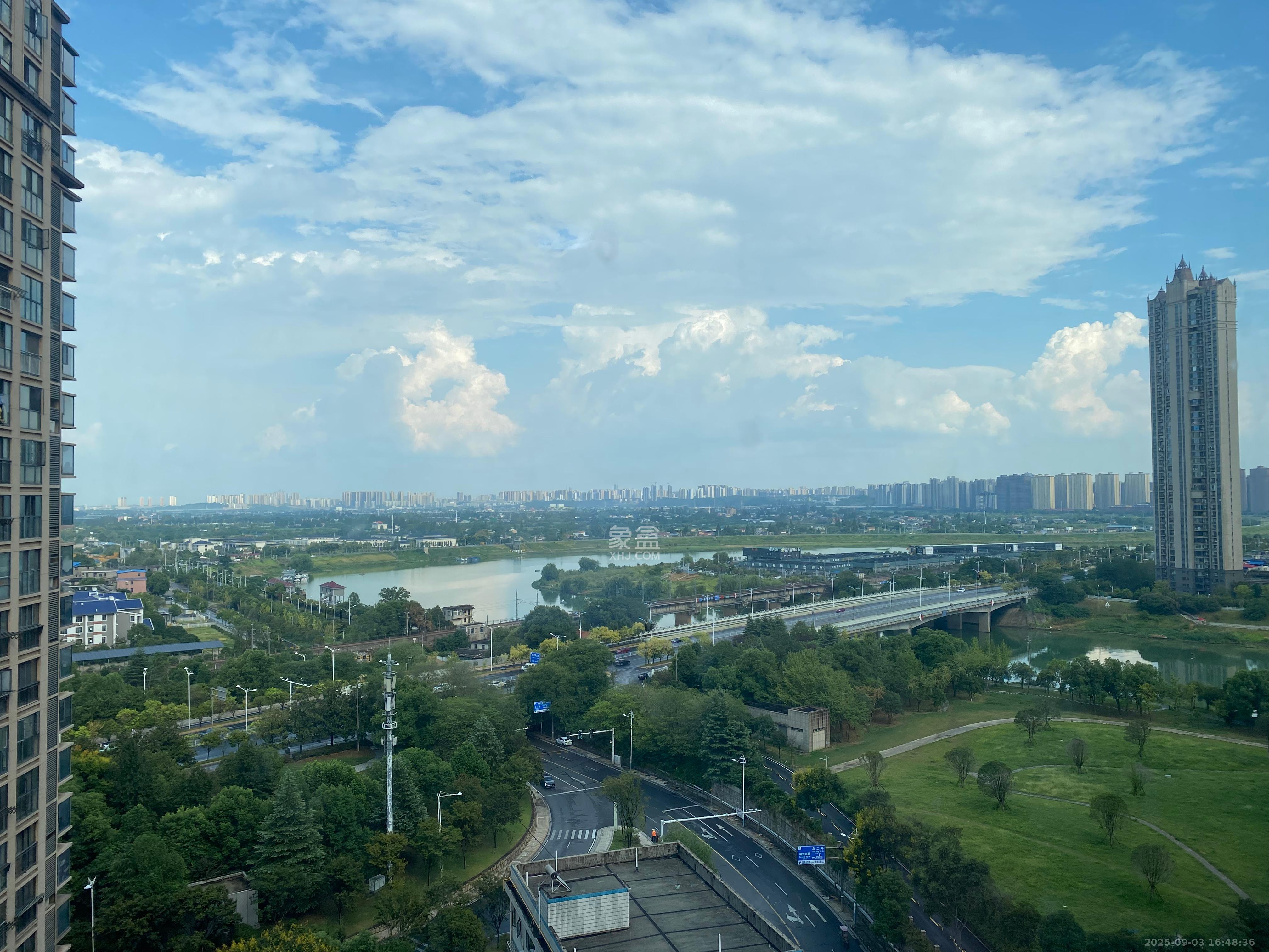 塞纳公馆 1室1厅1卫 1100.00元/月 塞纳公馆 1室1厅1卫 1100.00元/月室内图