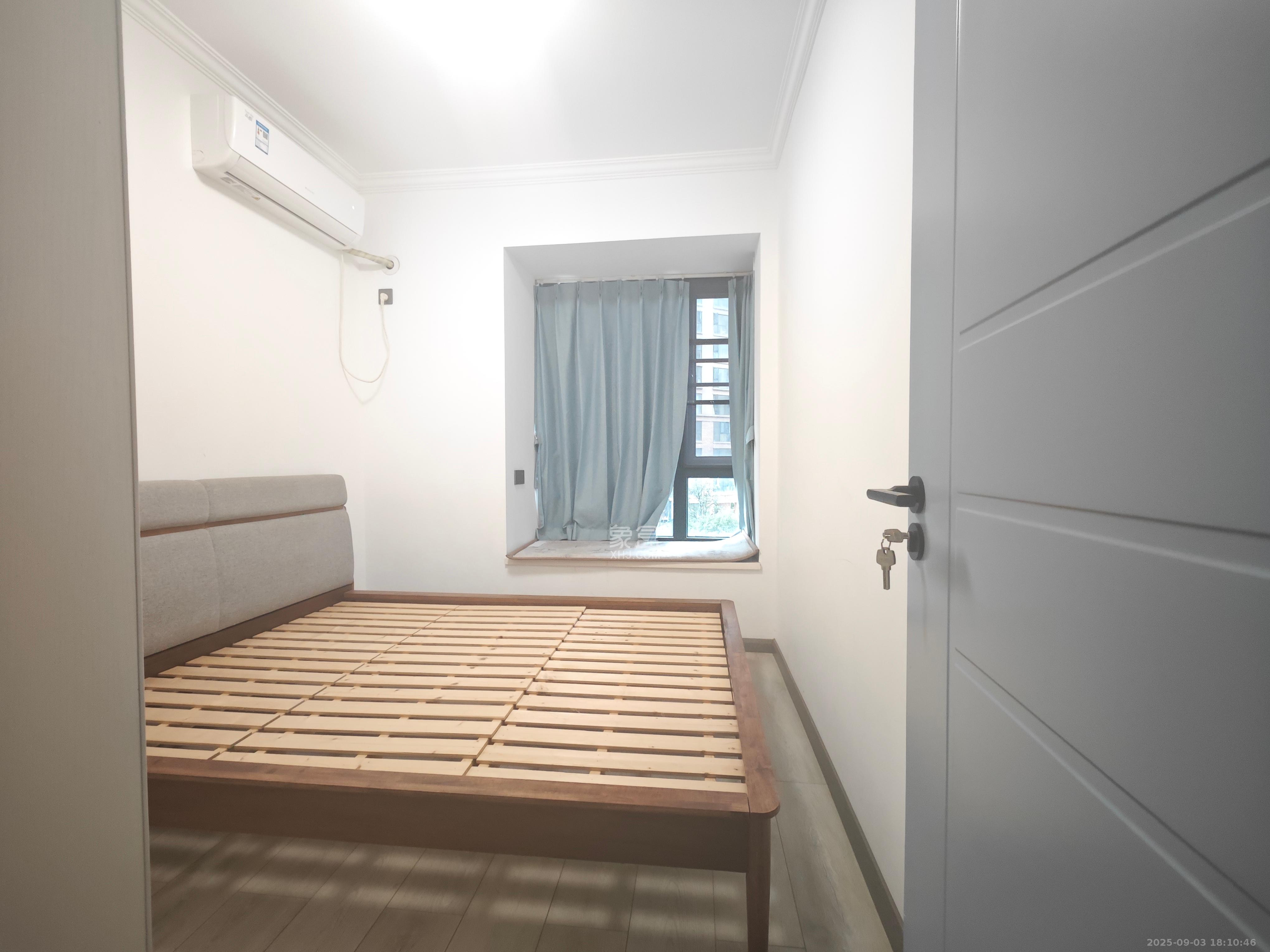 中建嘉和城  4室2厅2卫   3100.00元/月室内图