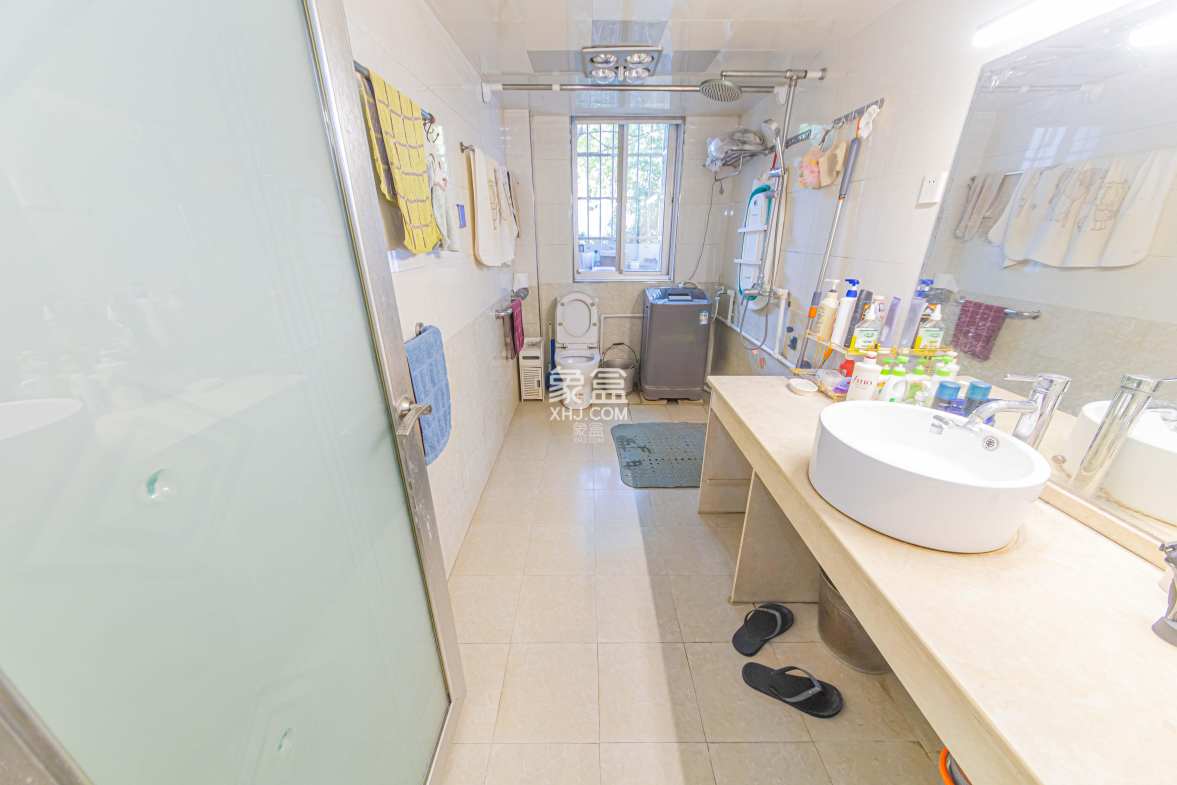 九峰小区(一二三四区)  4室2厅2卫    200.0万 九峰小区(一二三四区)  4室2厅2卫    200.0万卫生间