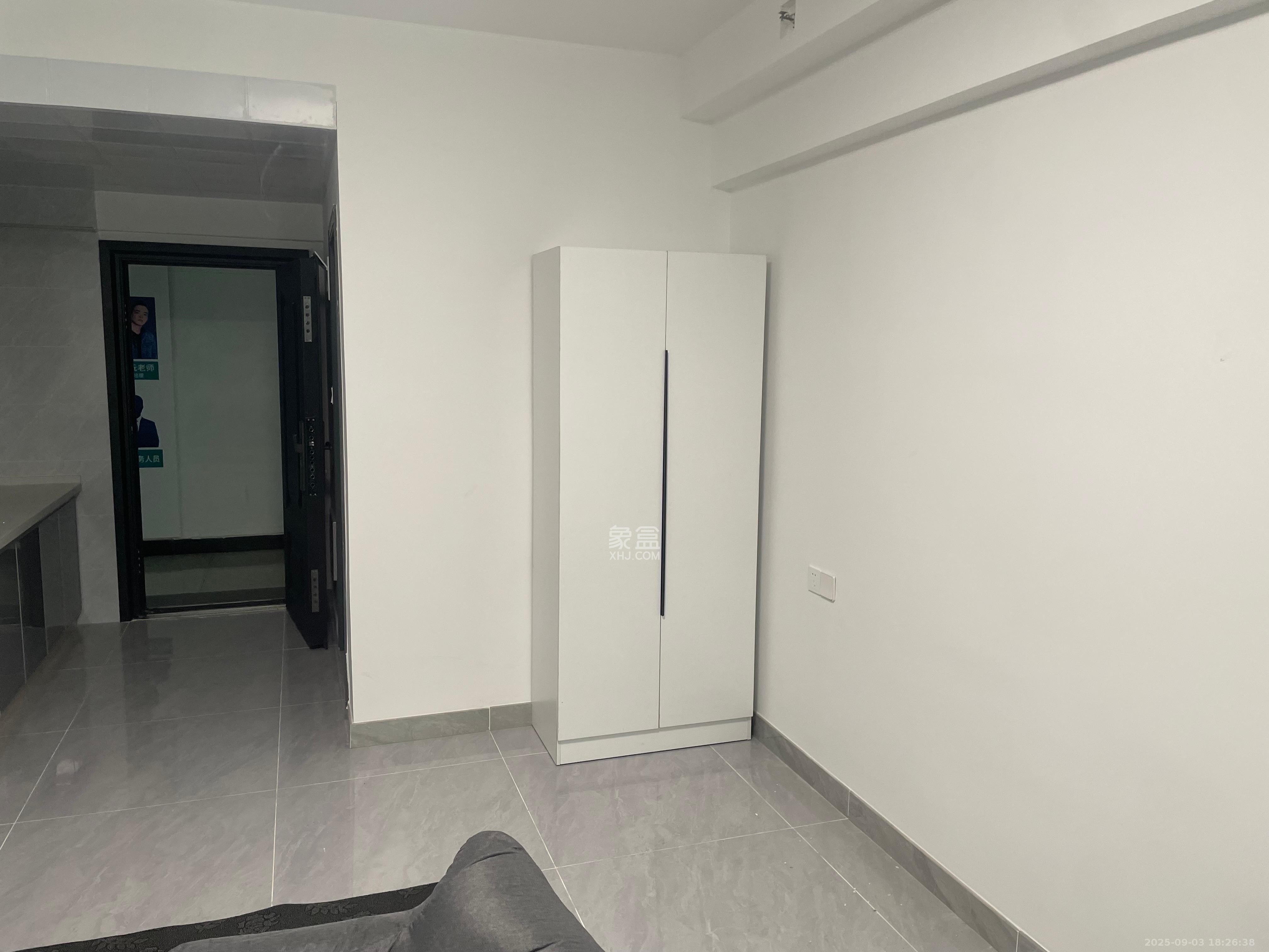 湘域中央  1室1厅1卫    2200.0元/月室内图