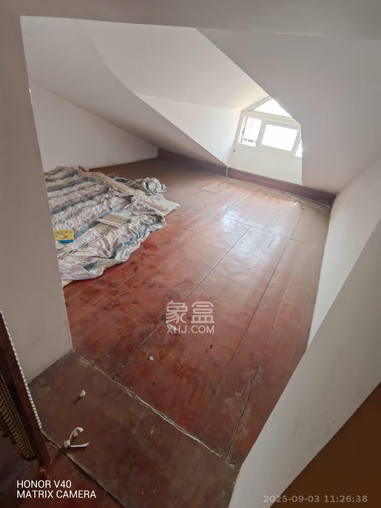 湘绣城 2室2厅1卫 1000.0元/月 湘绣城 2室2厅1卫 1000.0元/月室内图