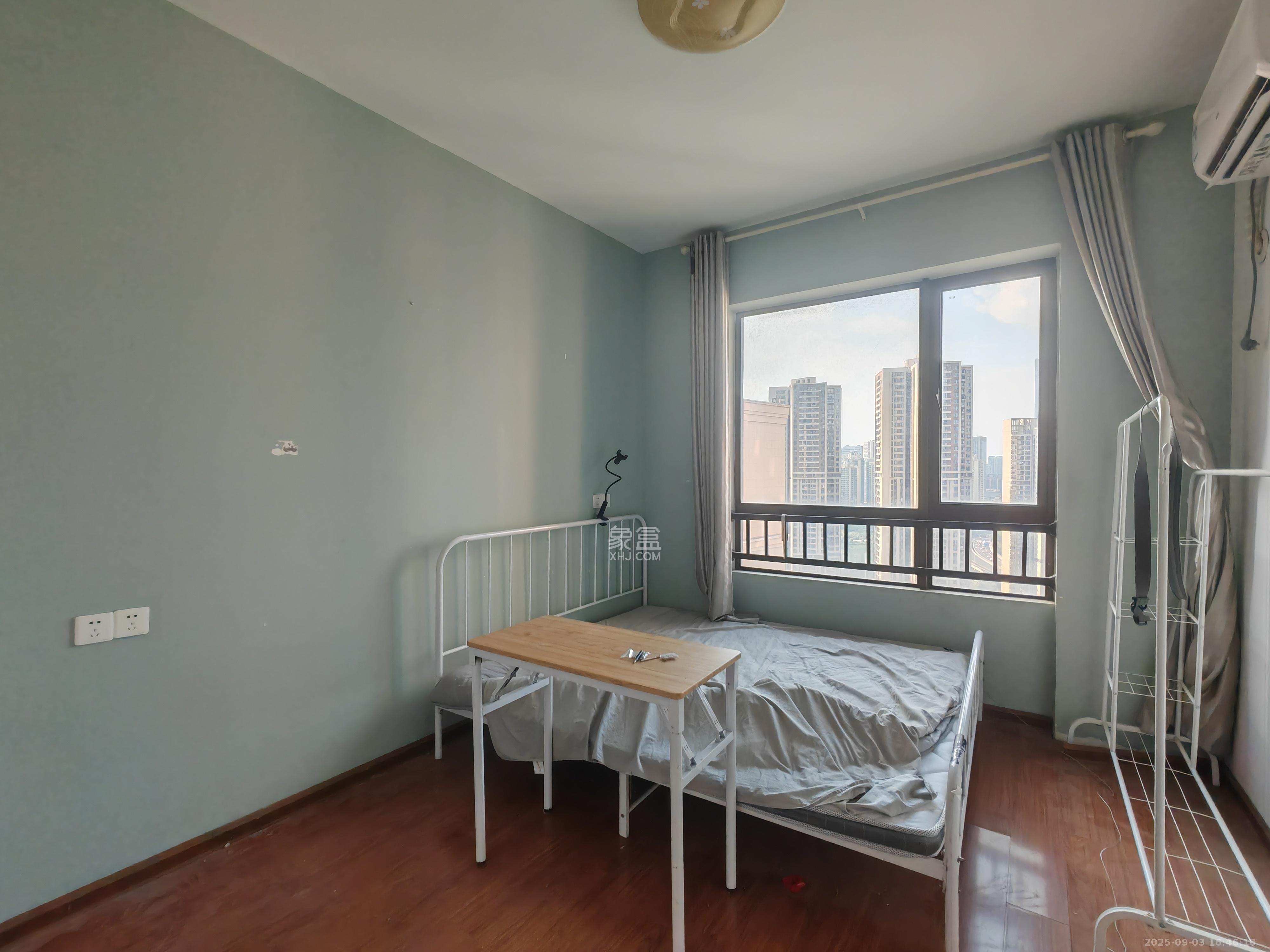 世茂外滩里(世茂铂翠湾三期)  4室2厅2卫    4000.0元/月 世茂外滩里(世茂铂翠湾三期)  4室2厅2卫    4000.0元/月室内图