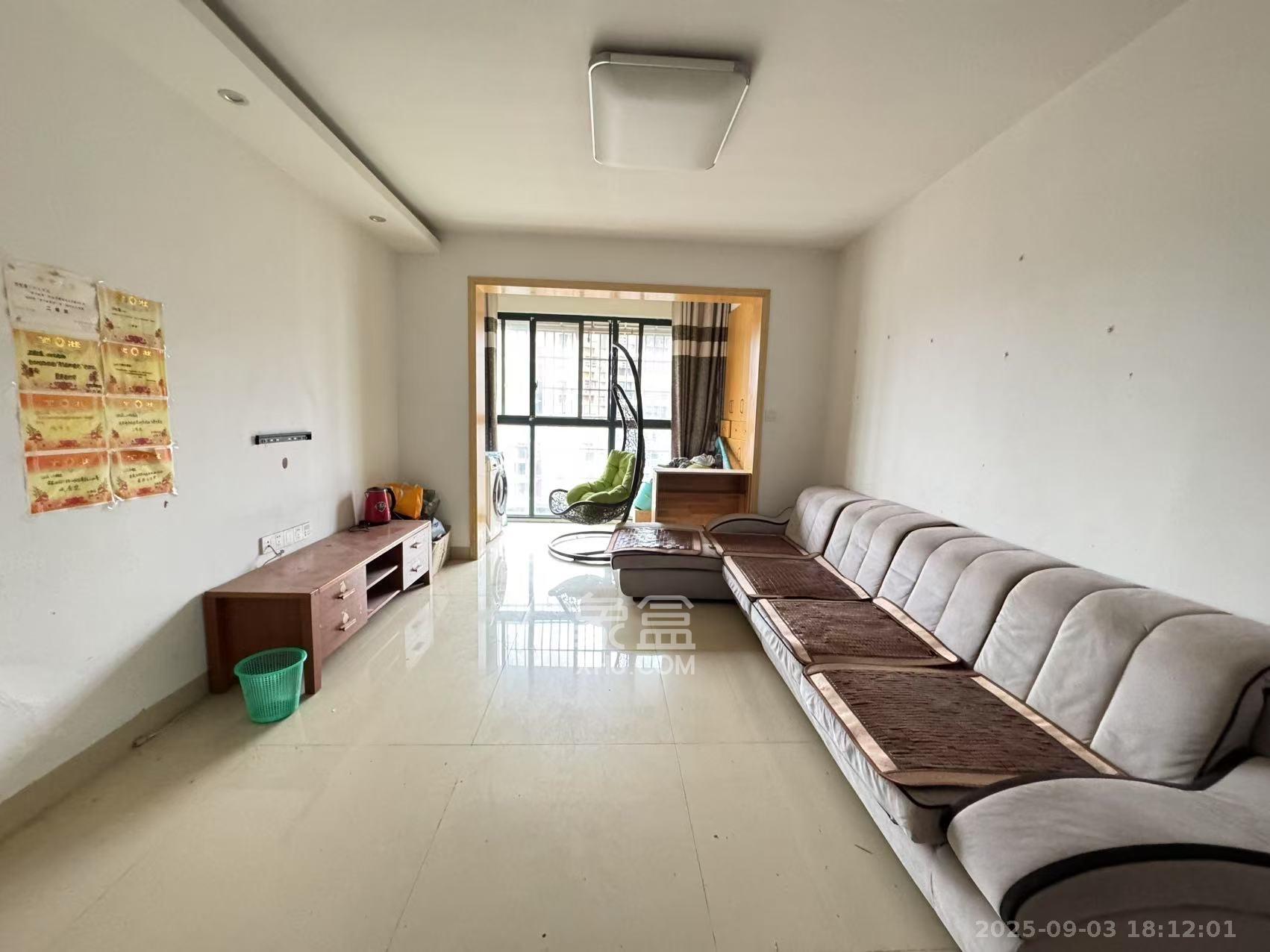 龙吉湾小区（龙瑞尚苑）  3室2厅2卫    2300.0元/月