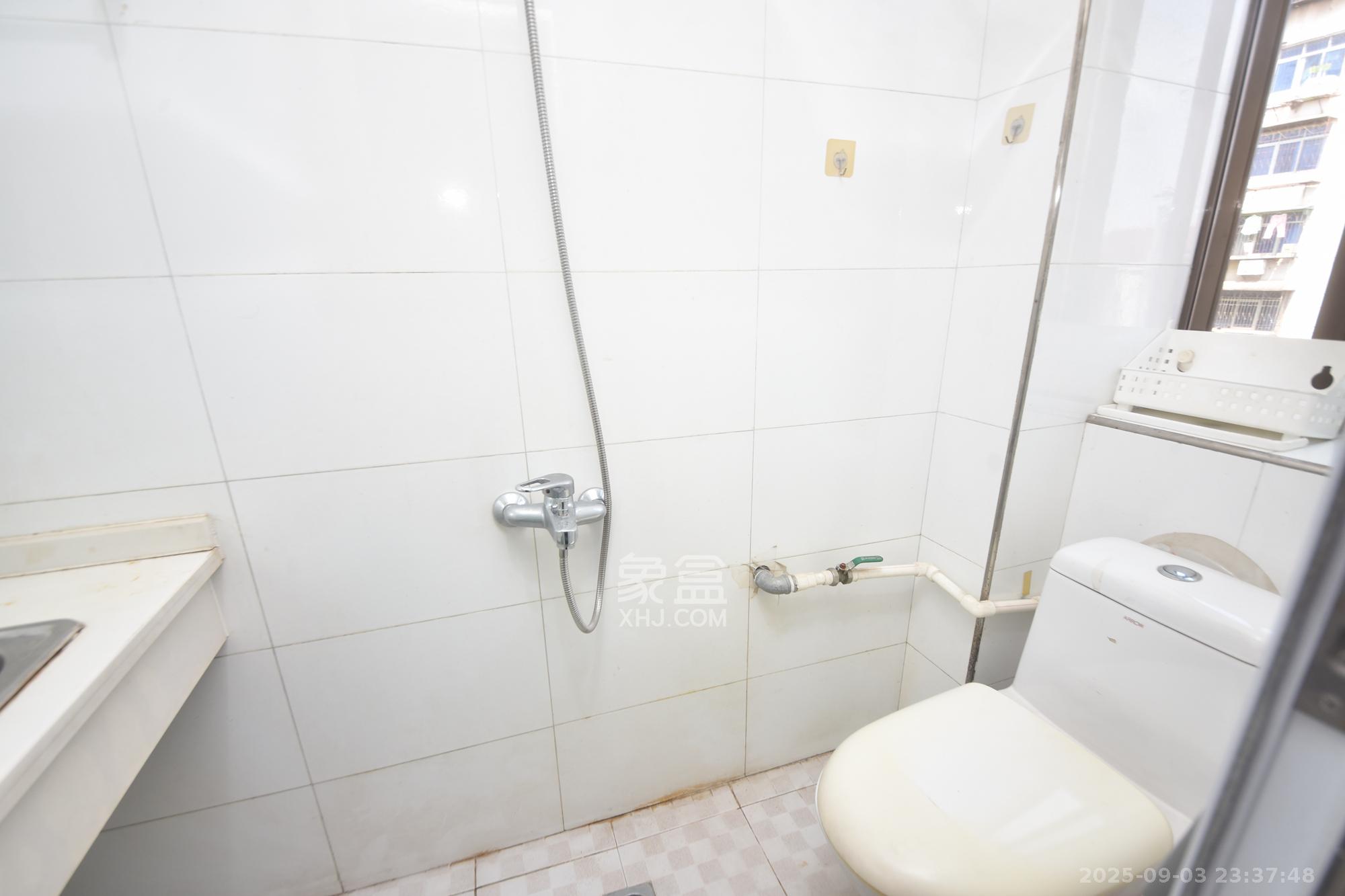 桂花二村  1室2厅1卫    35.0万其他