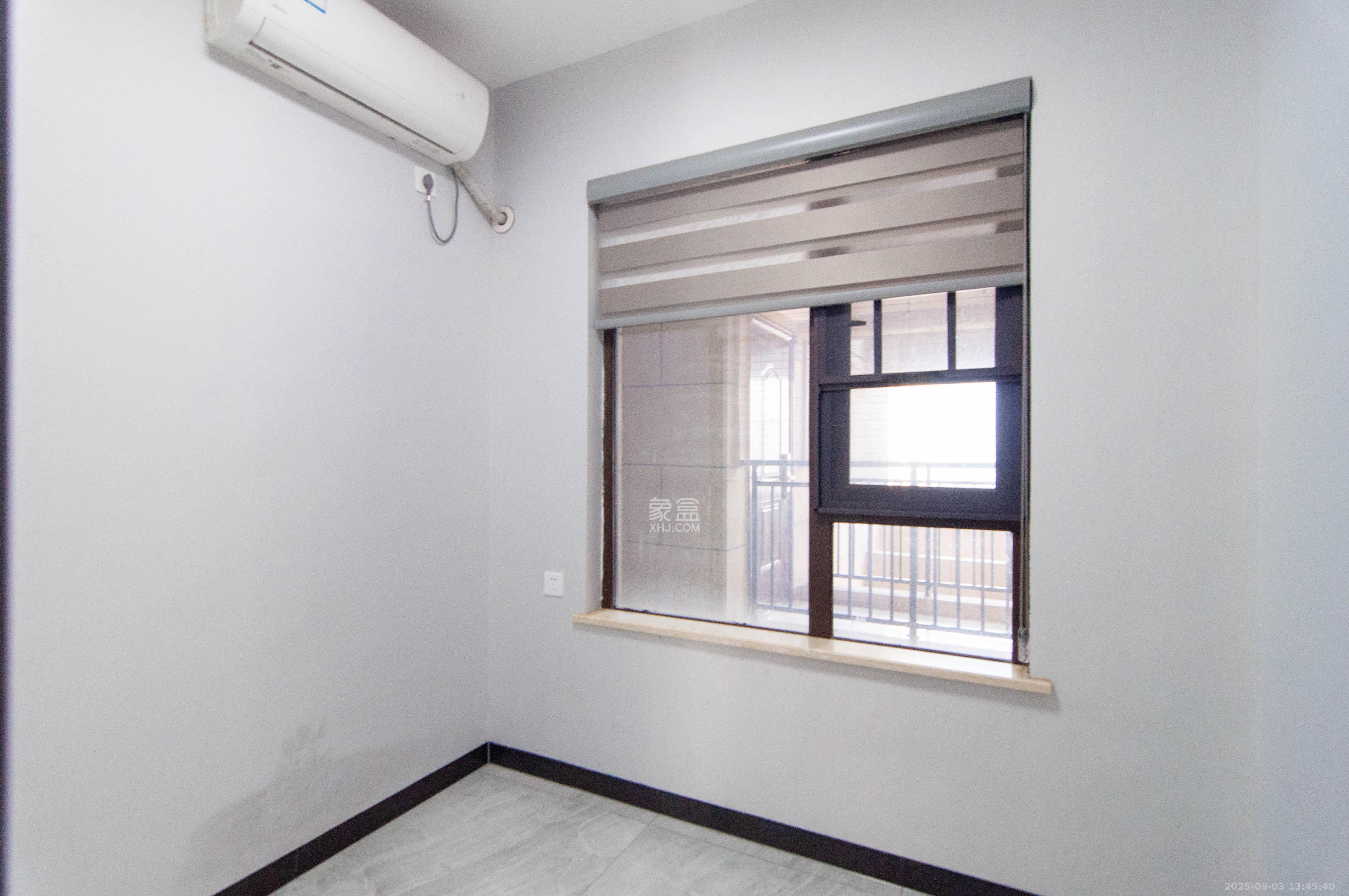 卓越浅水湾  3室2厅2卫    210.0万其他