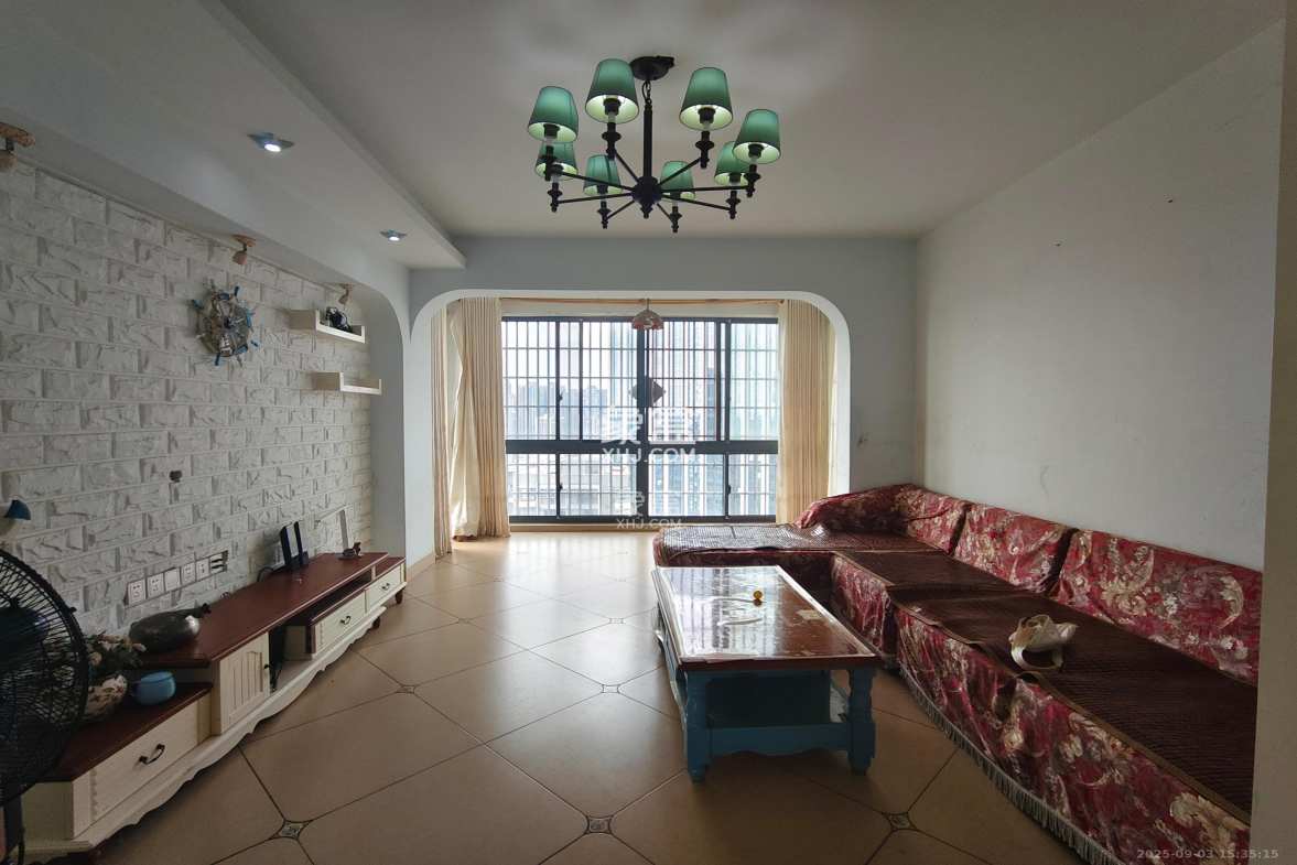 九华新城 3室2厅1卫 1500.0元/月 九华新城 3室2厅1卫 1500.0元/月室内图