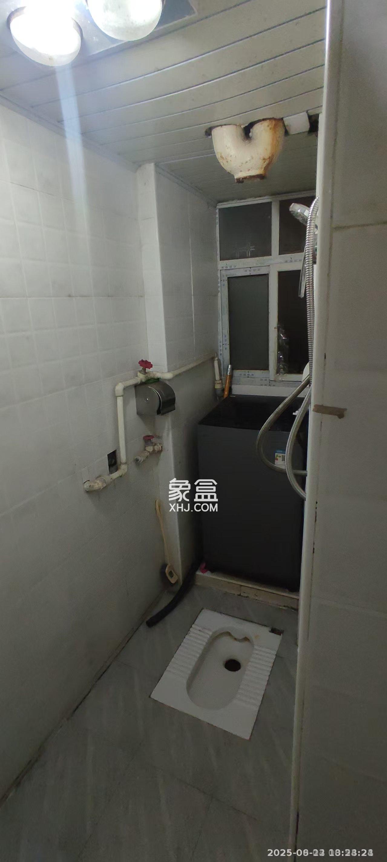 陈家湖小区  1室1厅1卫    1000.0元/月 陈家湖小区  1室1厅1卫    1000.0元/月室内图1