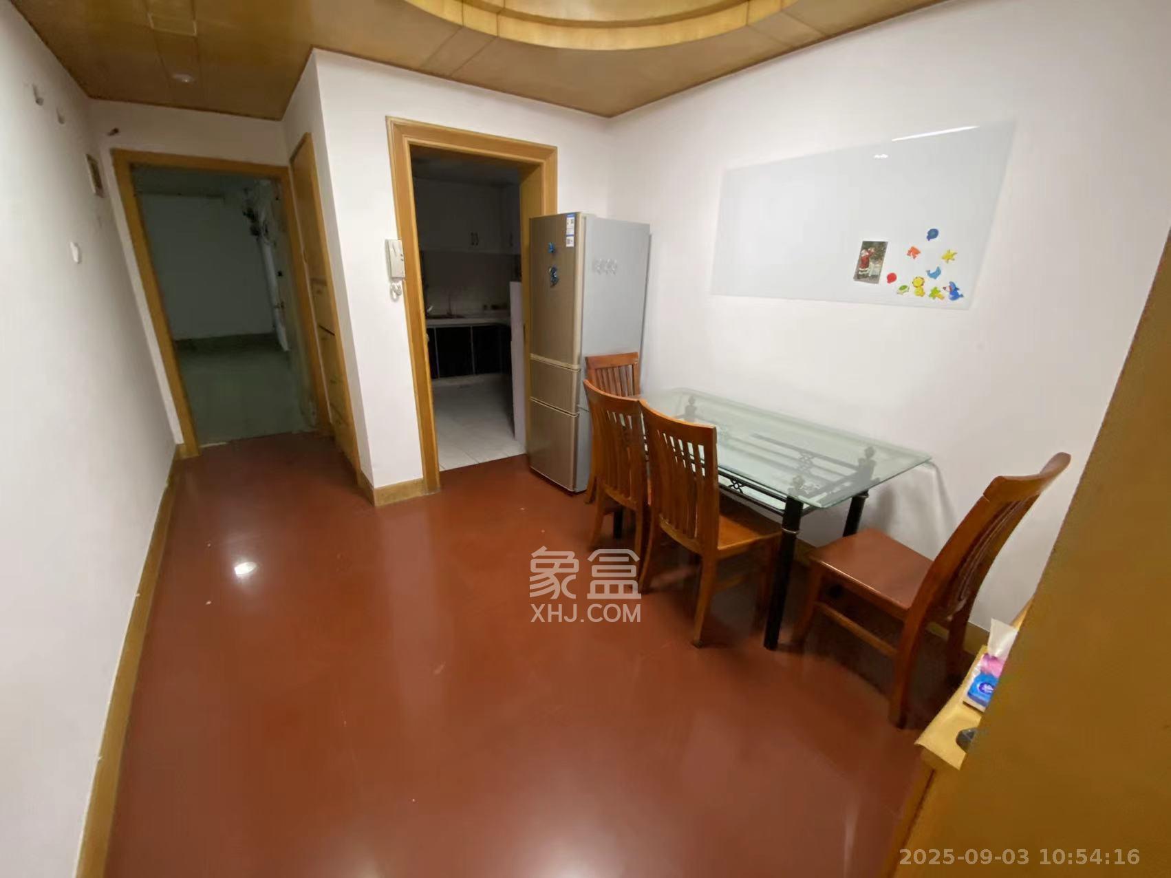 鸿园小区  3室2厅2卫   2500.00元/月