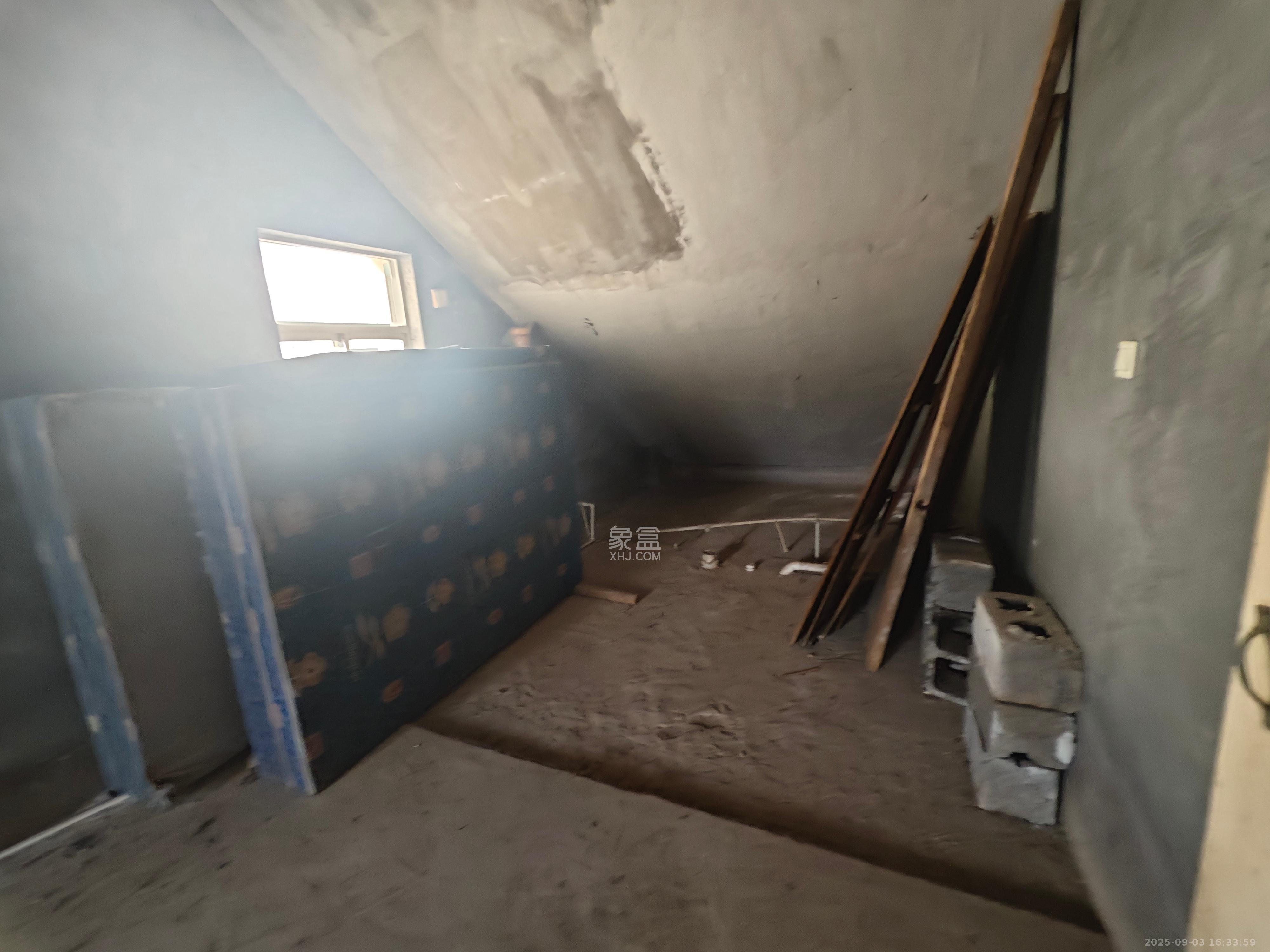 新星小区 4室2厅1卫 1000.0元/月 新星小区 4室2厅1卫 1000.0元/月室内图