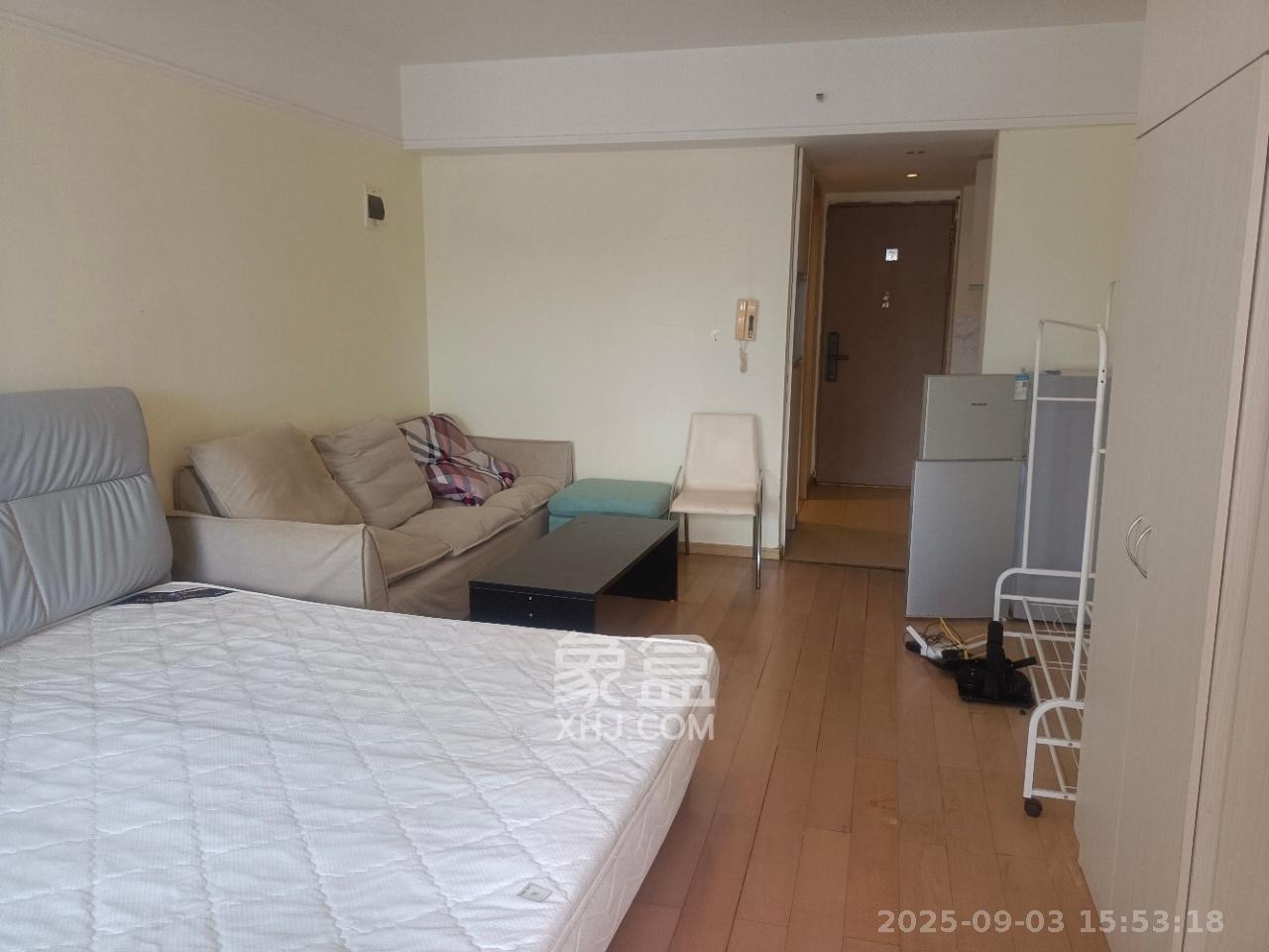 万科金色家园  1室1厅1卫    1500.0元/月 万科金色家园  1室1厅1卫    1500.0元/月室内图