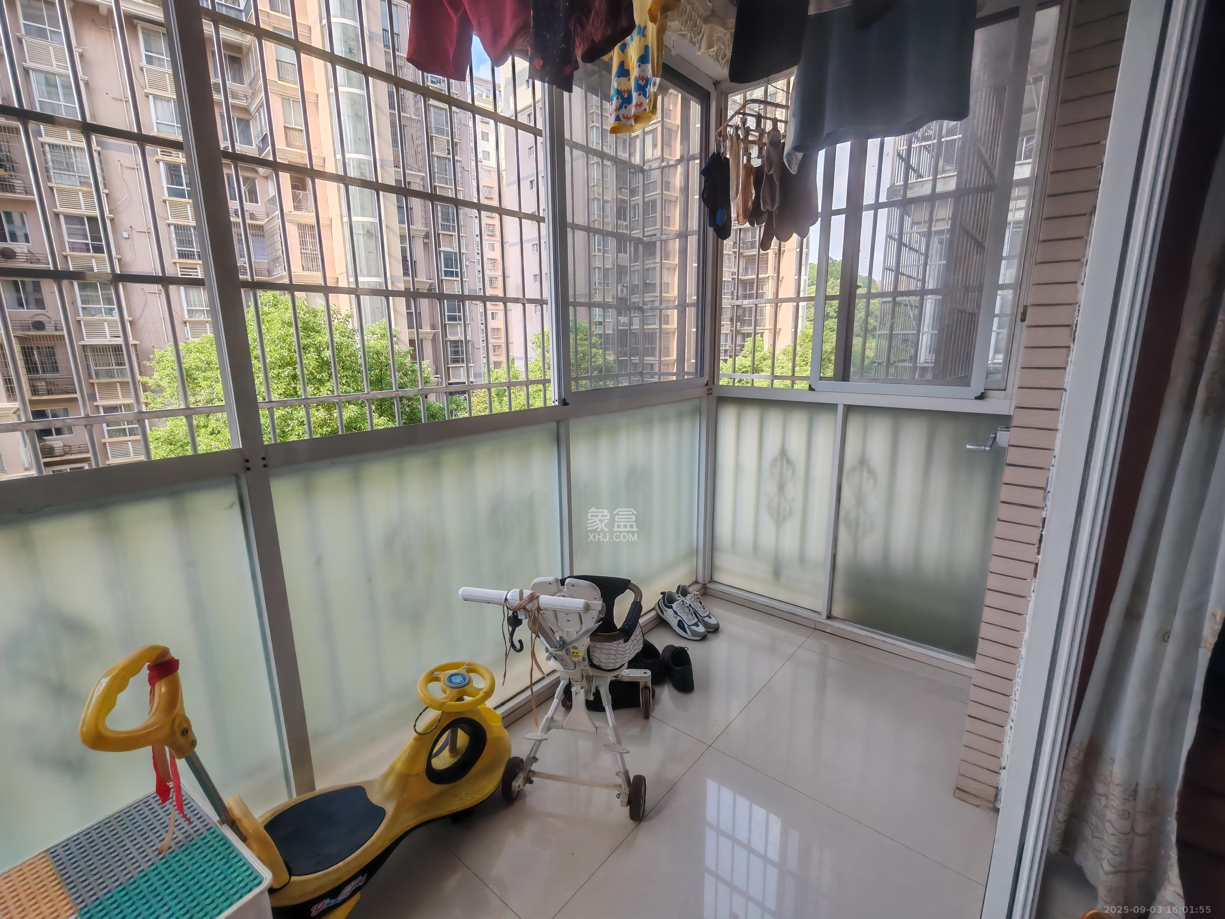 城市山水豪园（山水城市风景）  3室2厅2卫    2500.0元/月室内图