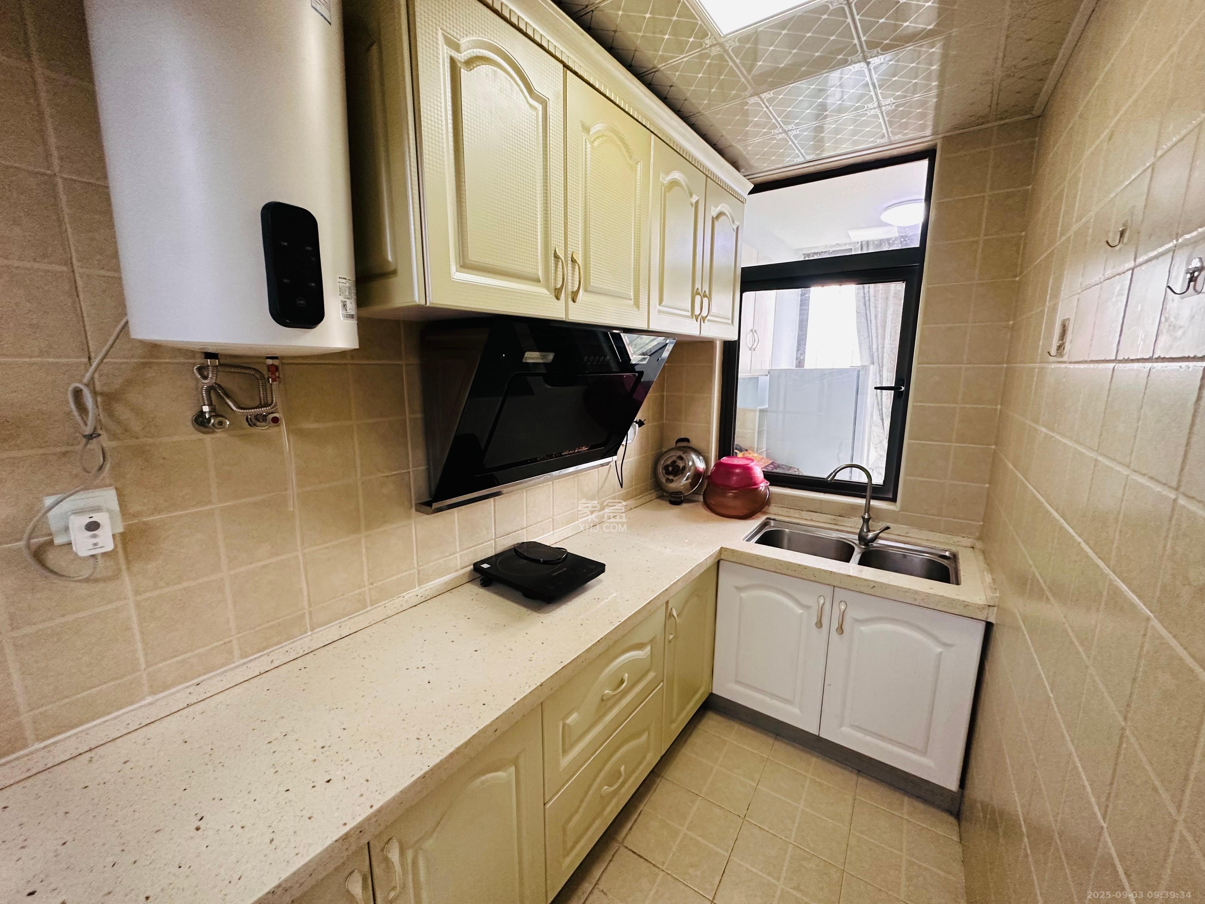 钱隆樽品(一、二、三期) 3室2厅1卫 2000.0元/月 钱隆樽品(一、二、三期) 3室2厅1卫 2000.0元/月室内图