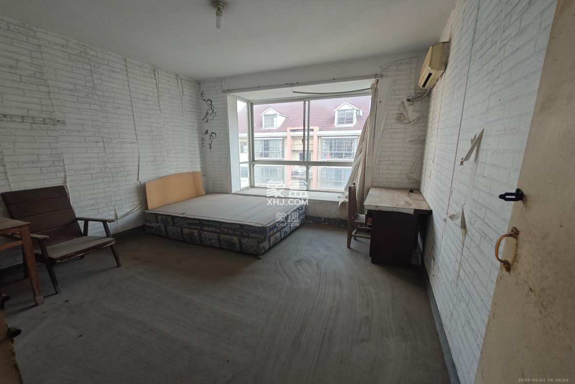 新星小区 4室2厅1卫 1000.0元/月 新星小区 4室2厅1卫 1000.0元/月室内图