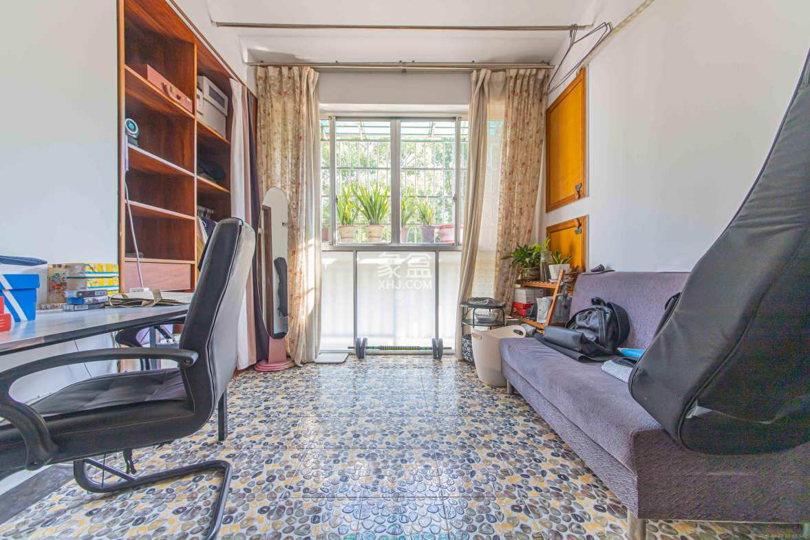 九峰小区(一二三四区)  4室2厅2卫    200.0万 九峰小区(一二三四区)  4室2厅2卫    200.0万阳台