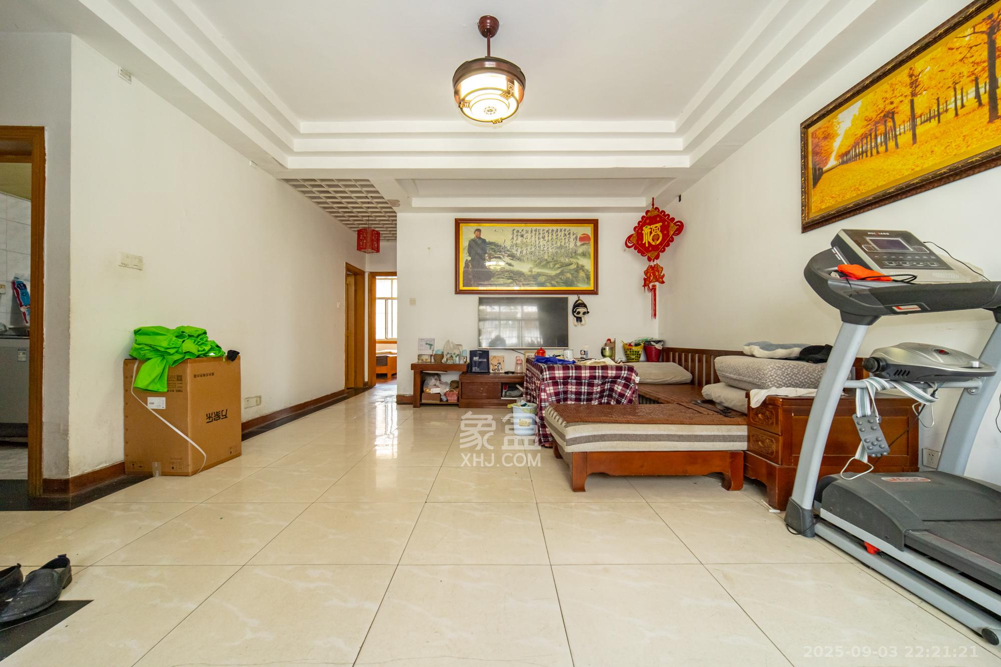 聚鑫大厦 3室2厅1卫 35.0万 聚鑫大厦 3室2厅1卫 35.0万客厅