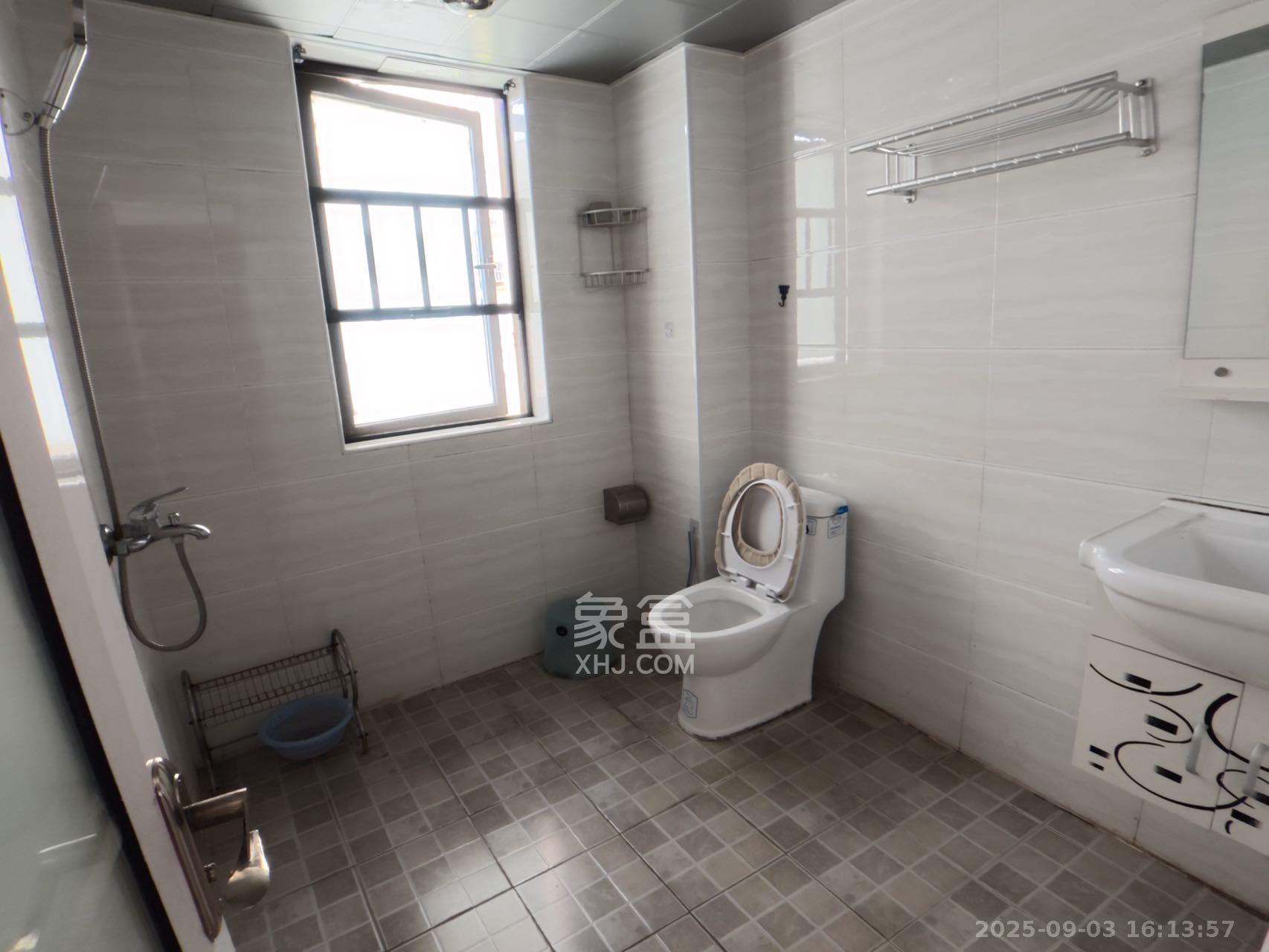 中建芙蓉嘉苑 3室2厅2卫 2200.0元/月 中建芙蓉嘉苑 3室2厅2卫 2200.0元/月室内图