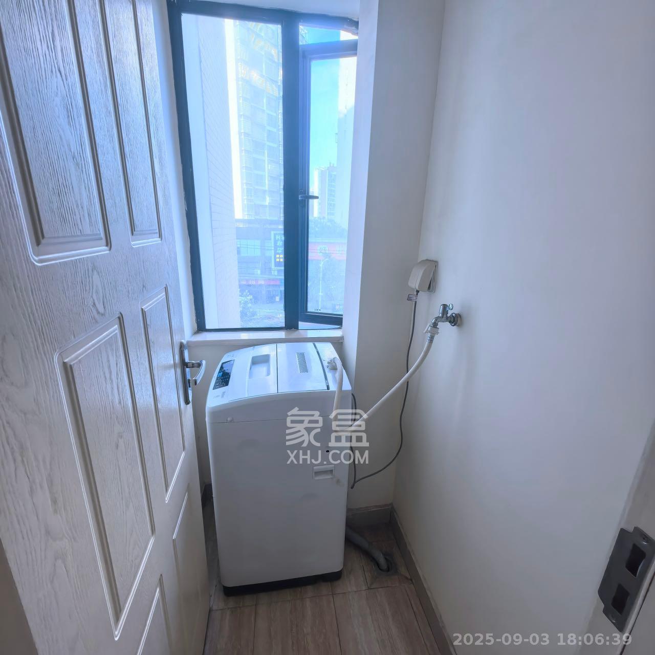 万芙锦城  1室1厅1卫   1700.00元/月室内图