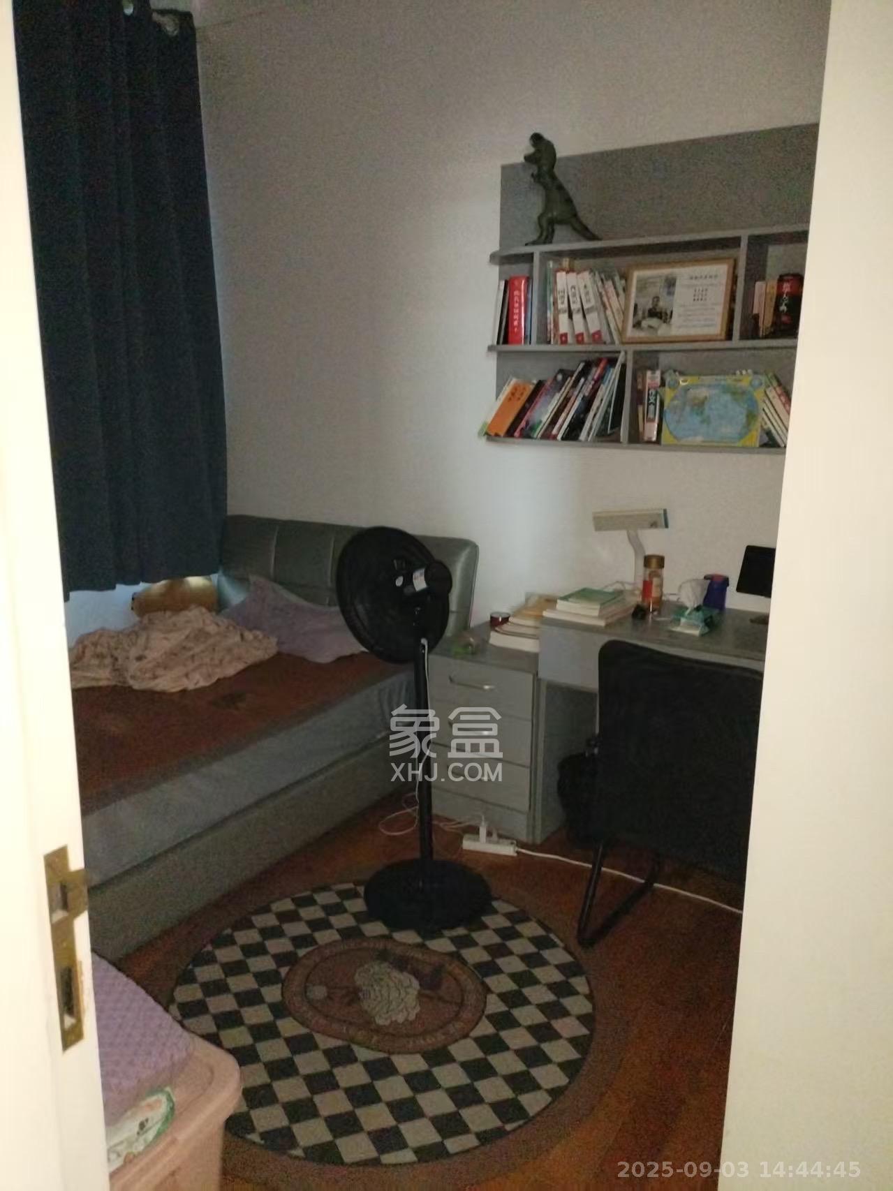 阳光100三期  3室2厅2卫    3200.0元/月室内图