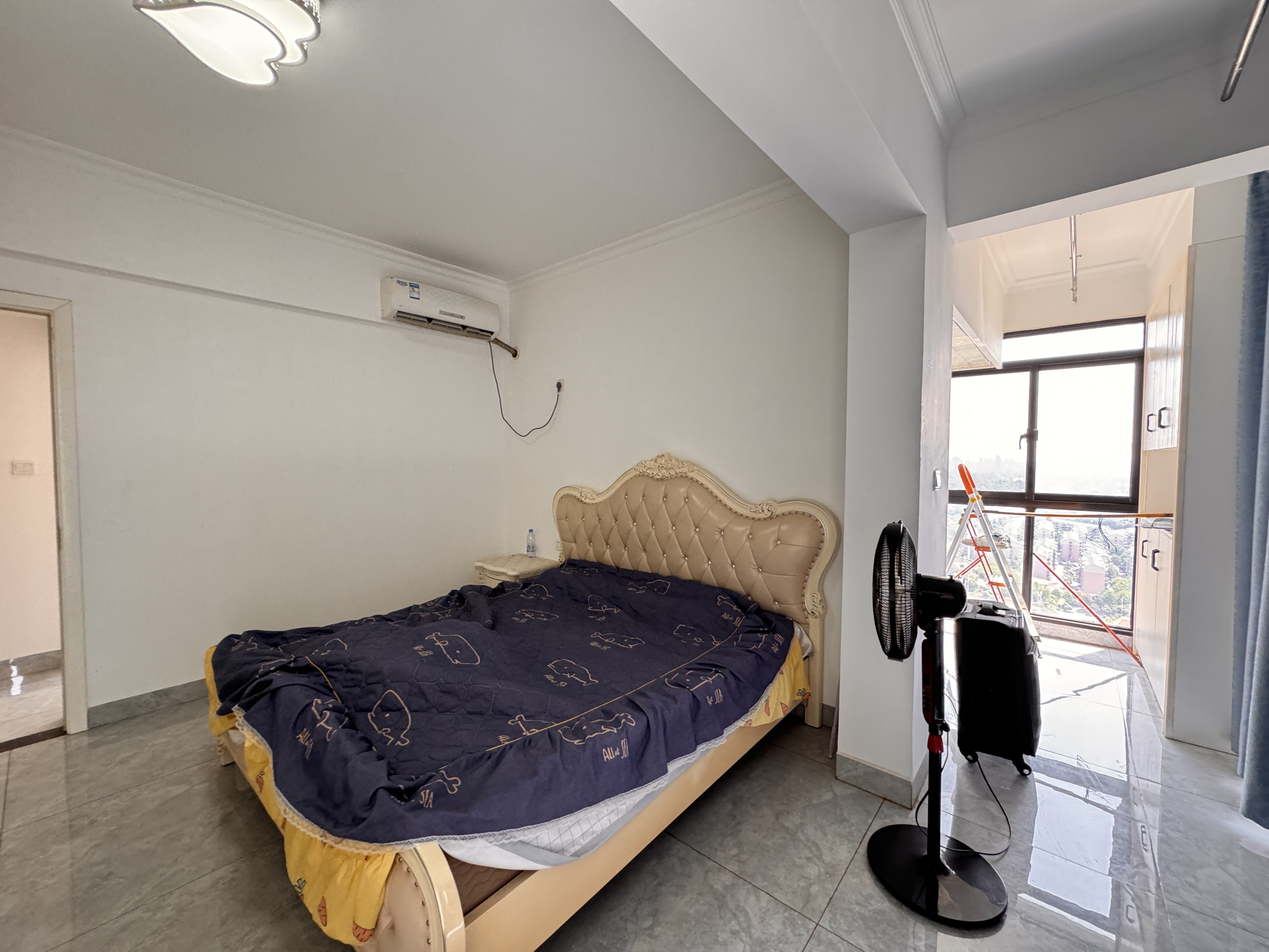 珠江帝景山庄  3室2厅2卫   2200.00元/月室内图