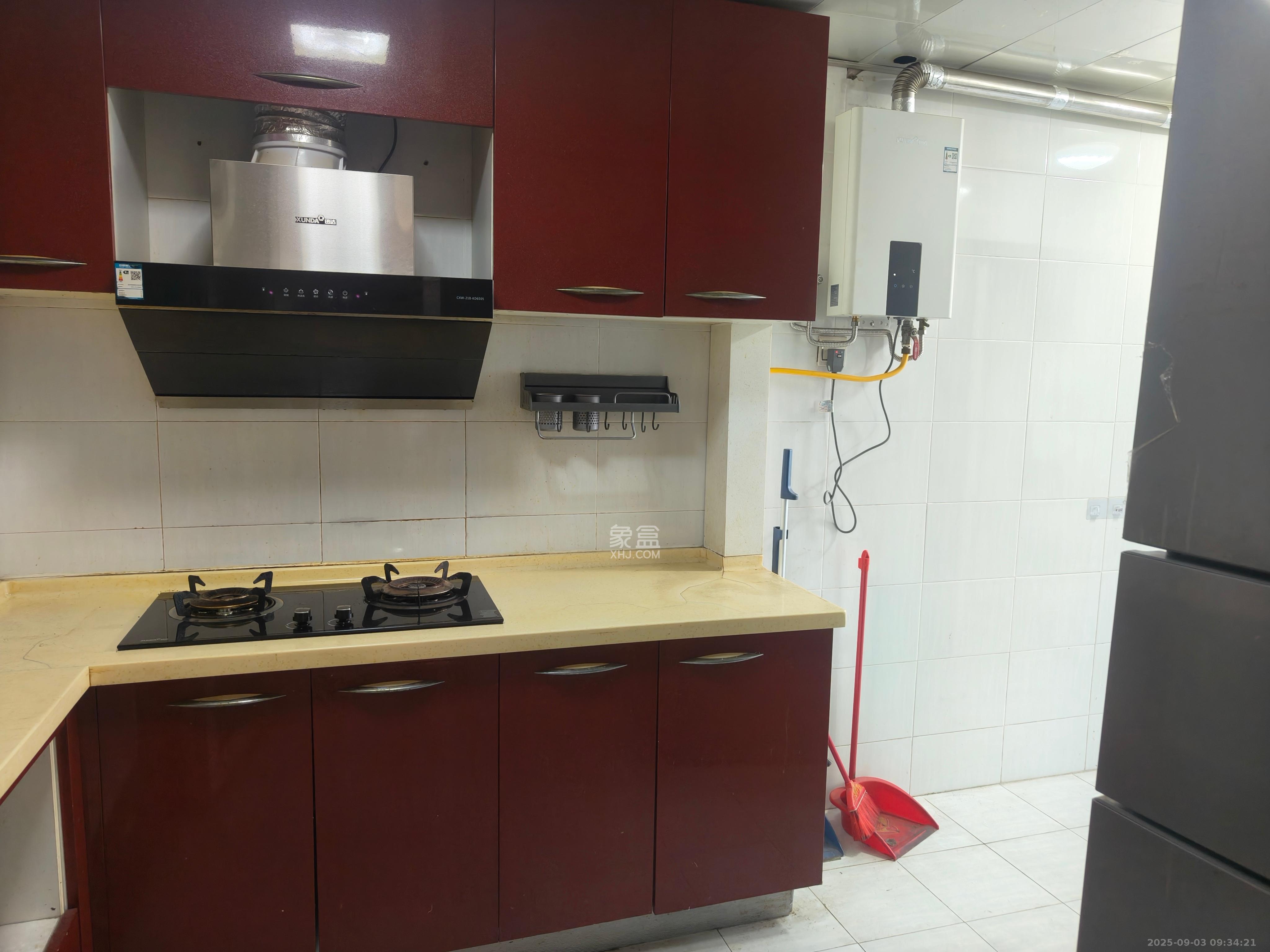 德润园 3室2厅2卫 2300.0元/月 德润园 3室2厅2卫 2300.0元/月室内图