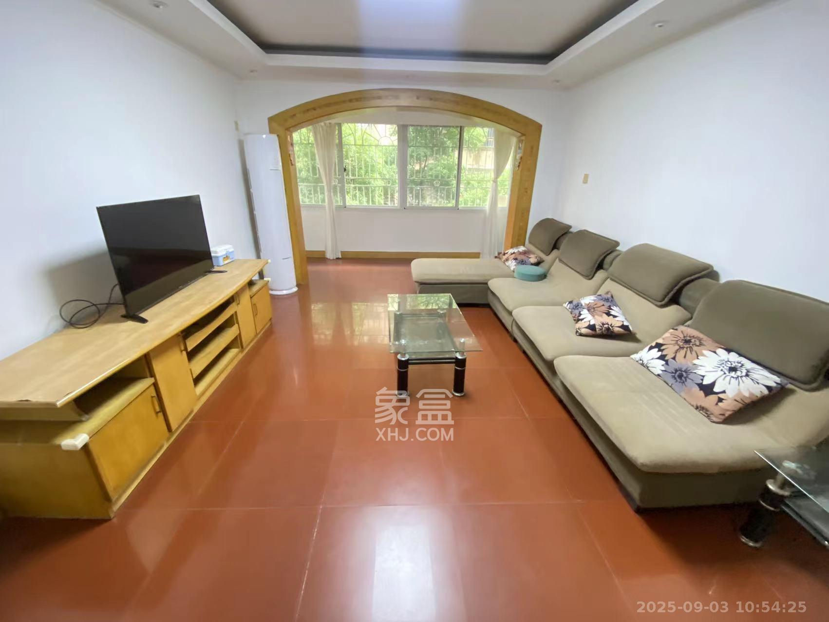 鸿园小区  3室2厅2卫    2500.0元/月 鸿园小区  3室2厅2卫    2500.0元/月室内图