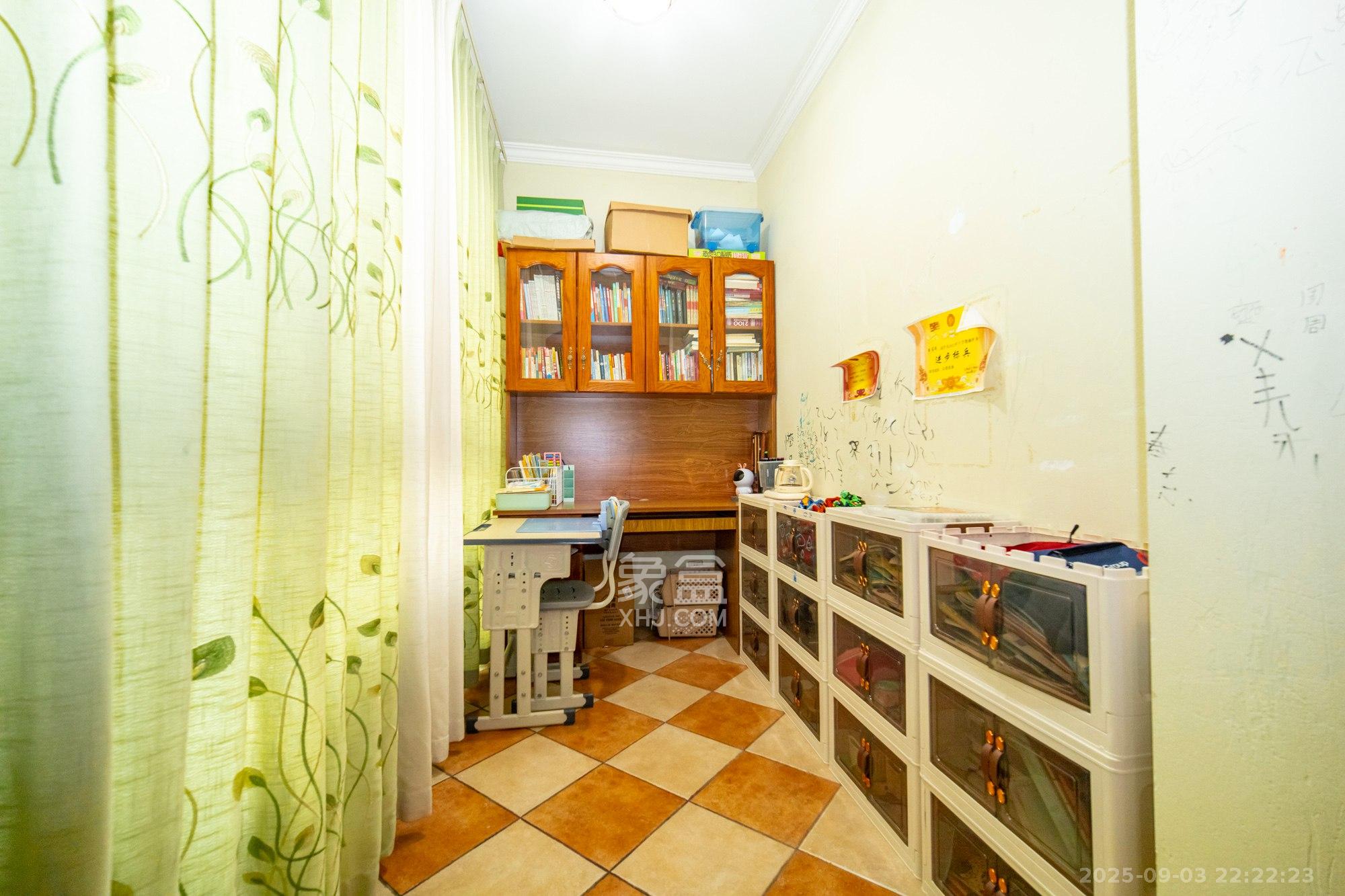 楚天世纪城东苑 4室2厅1卫 89.0万 楚天世纪城东苑 4室2厅1卫 89.0万其他