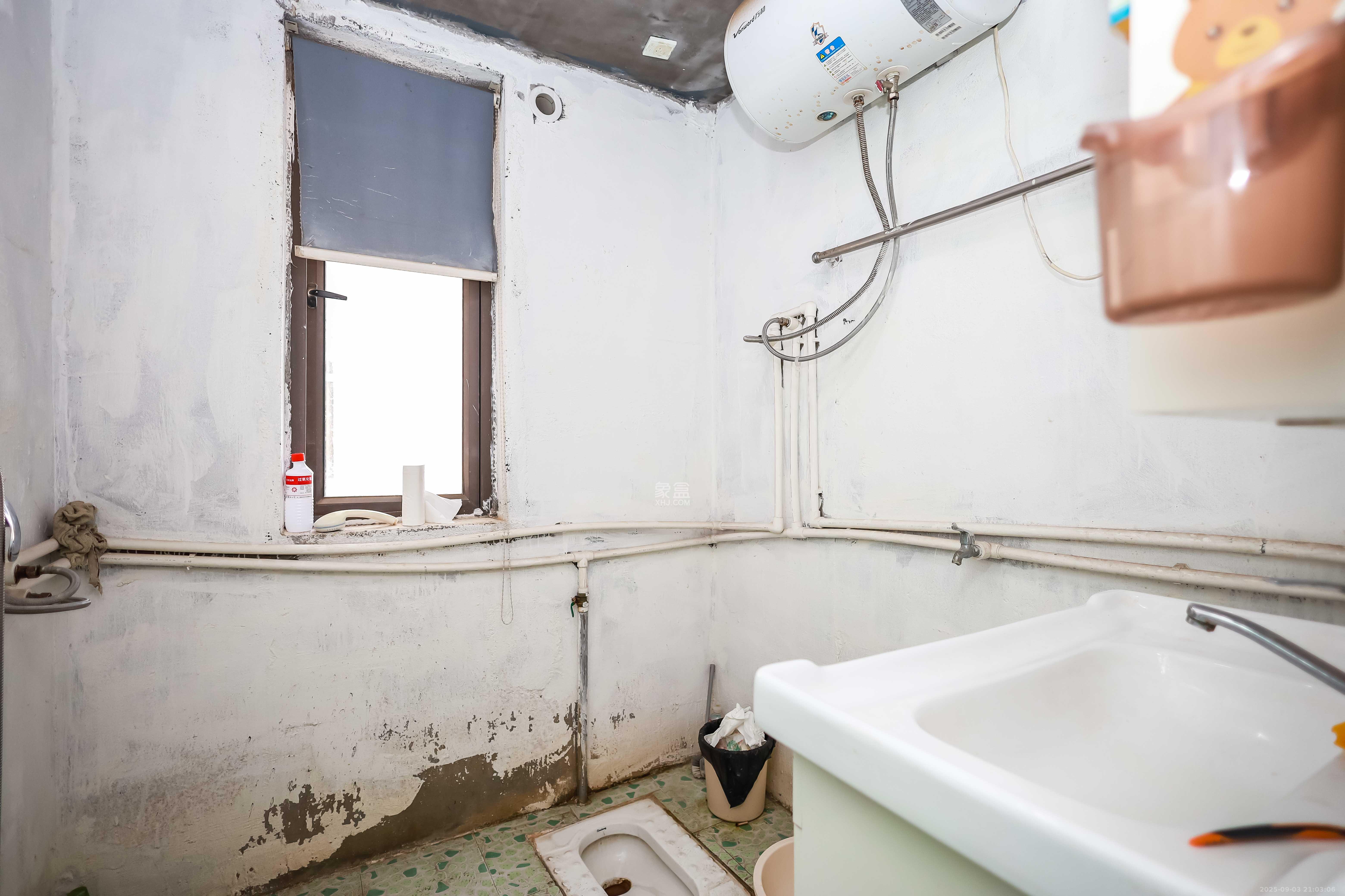 卓越蔚蓝海岸三期  2室2厅1卫    68.0万 卓越蔚蓝海岸三期  2室2厅1卫    68.0万卫生间