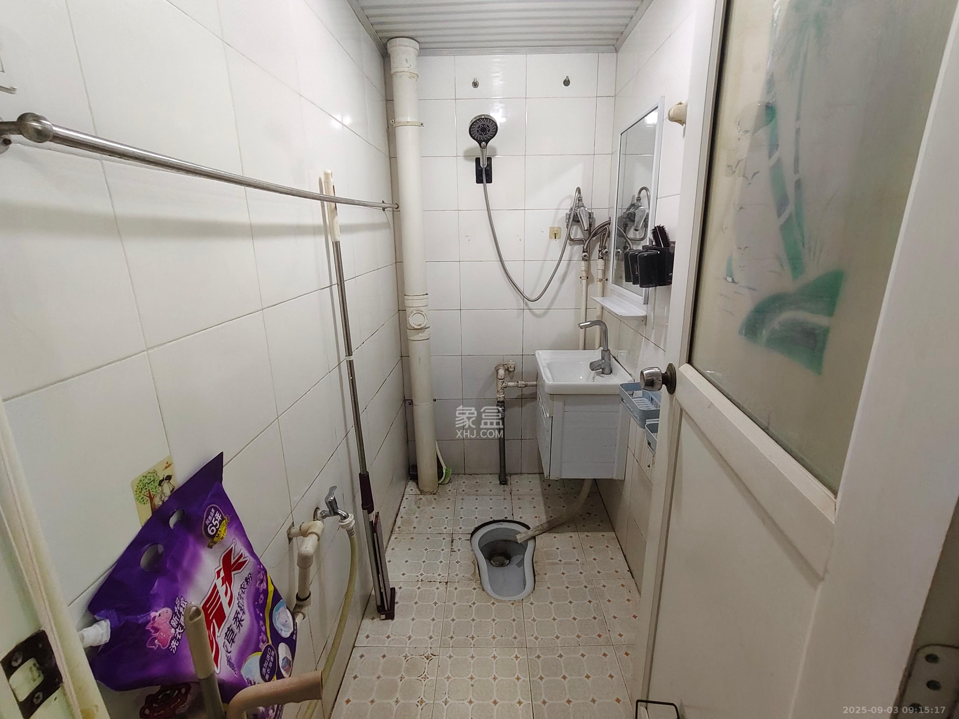 松雅安置小区 1室0厅0卫 1500.0元/月 松雅安置小区 1室0厅0卫 1500.0元/月室内图