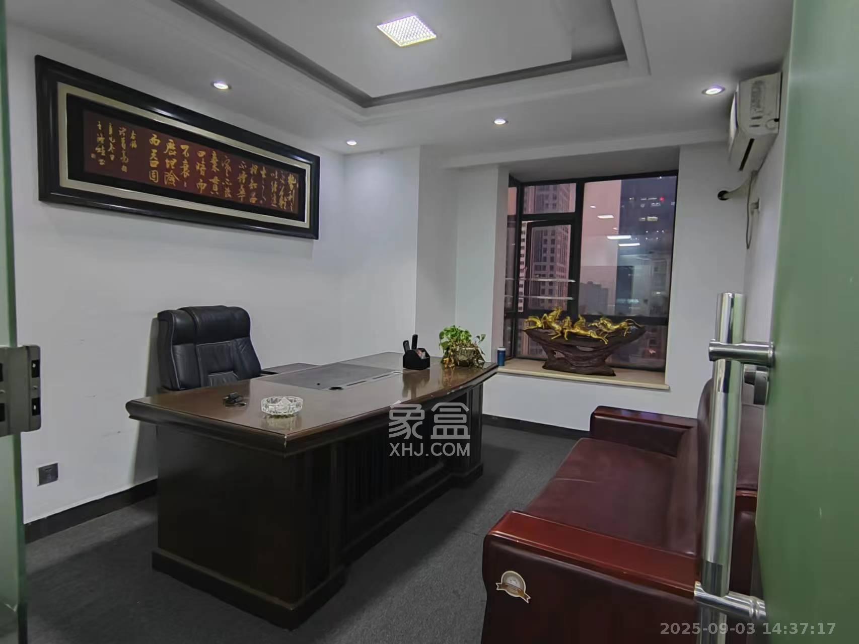 新时代广场  4室1厅1卫    4200.0元/月 新时代广场  4室1厅1卫    4200.0元/月室内图