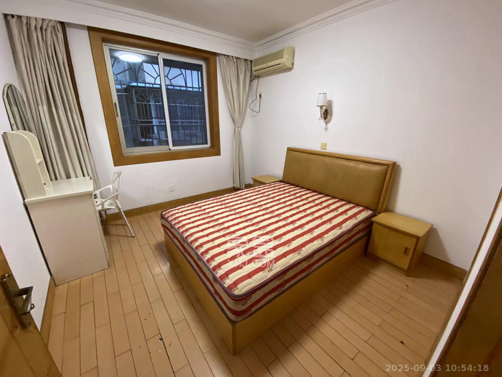 鸿园小区  3室2厅2卫    2500.0元/月 鸿园小区  3室2厅2卫    2500.0元/月室内图