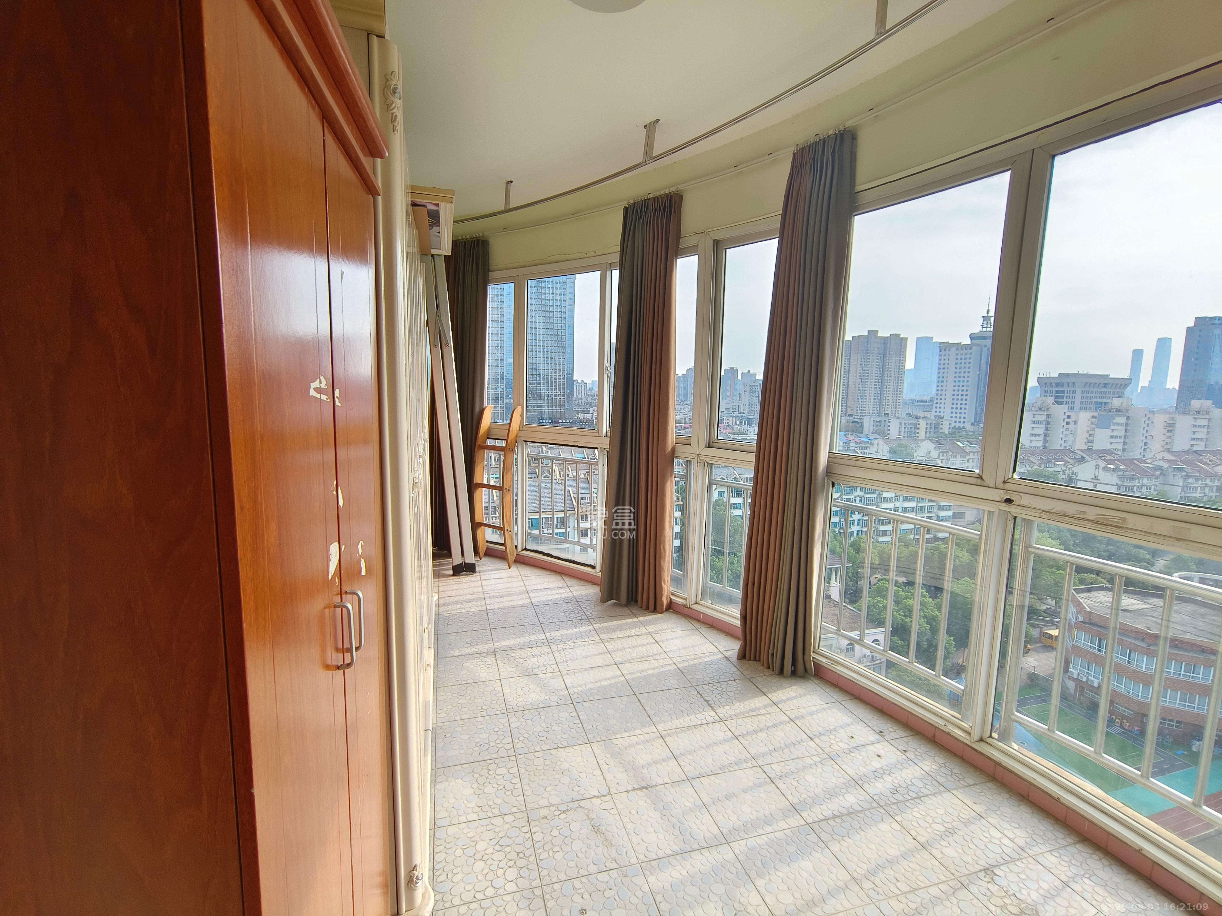 芙蓉苑 4室2厅3卫 3600.0元/月 芙蓉苑 4室2厅3卫 3600.0元/月室内图